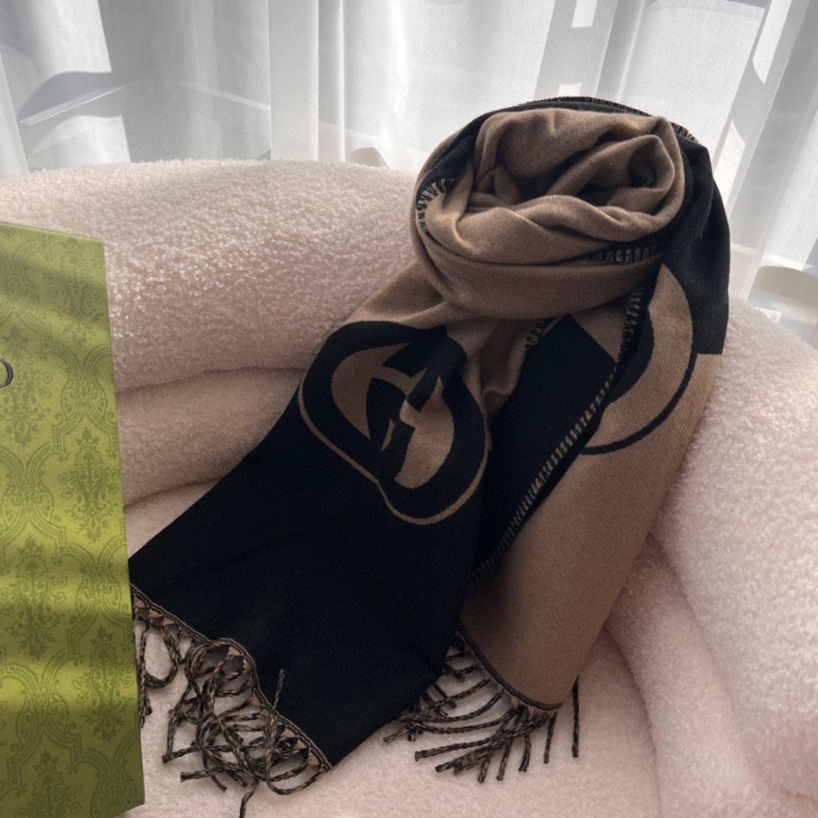 Color matching fashion scarf