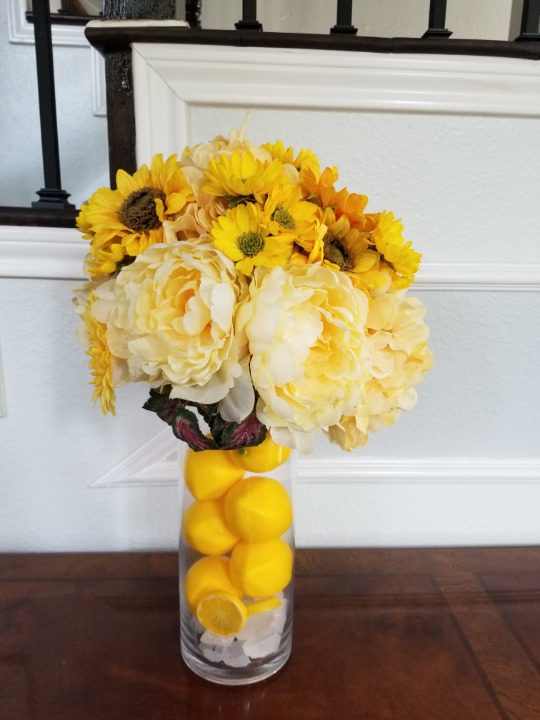 Artificial flower vase