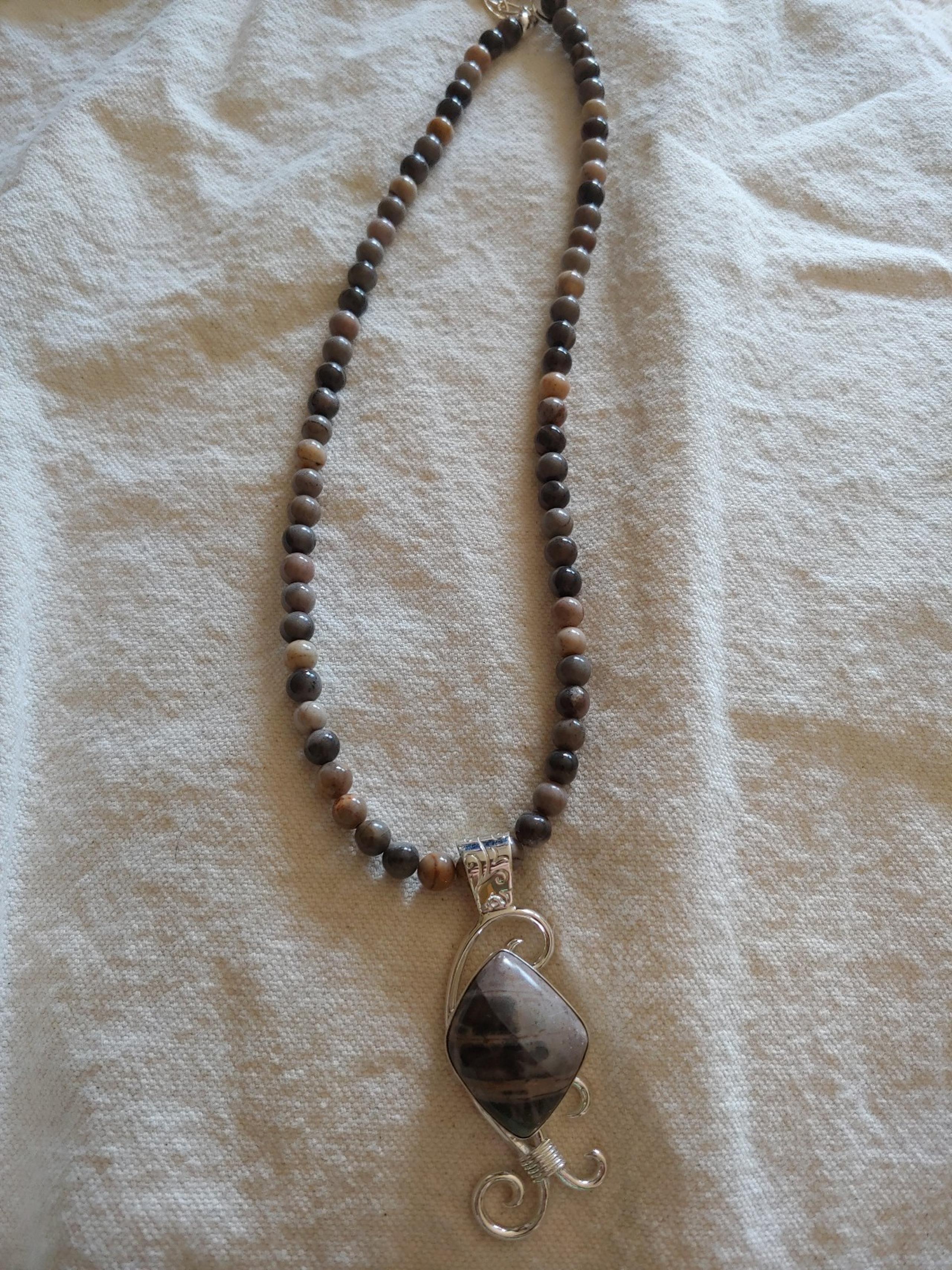 New in bag Jay King Stella Gray stone pendant and necklace, stepping silver