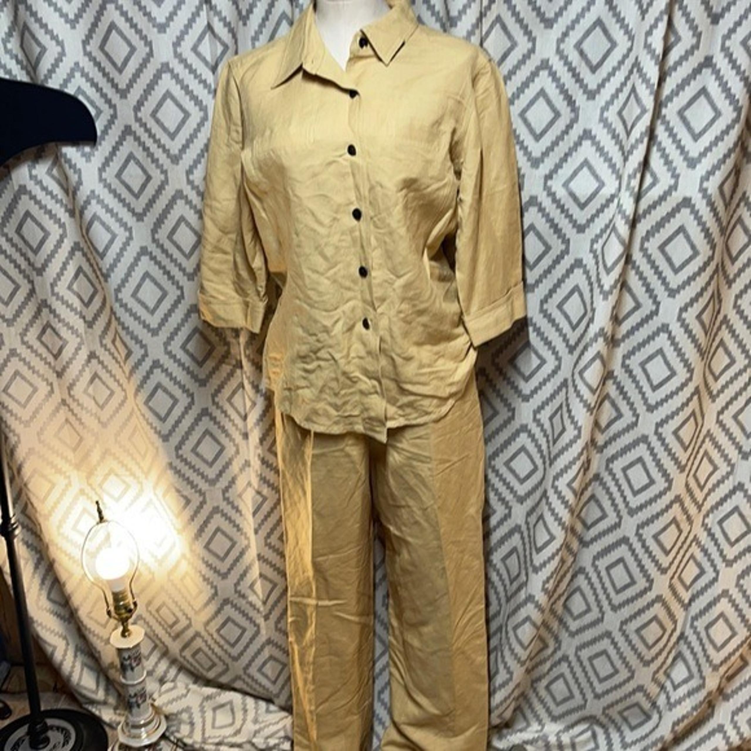 Emma James 2 piece Linen Pant Suit