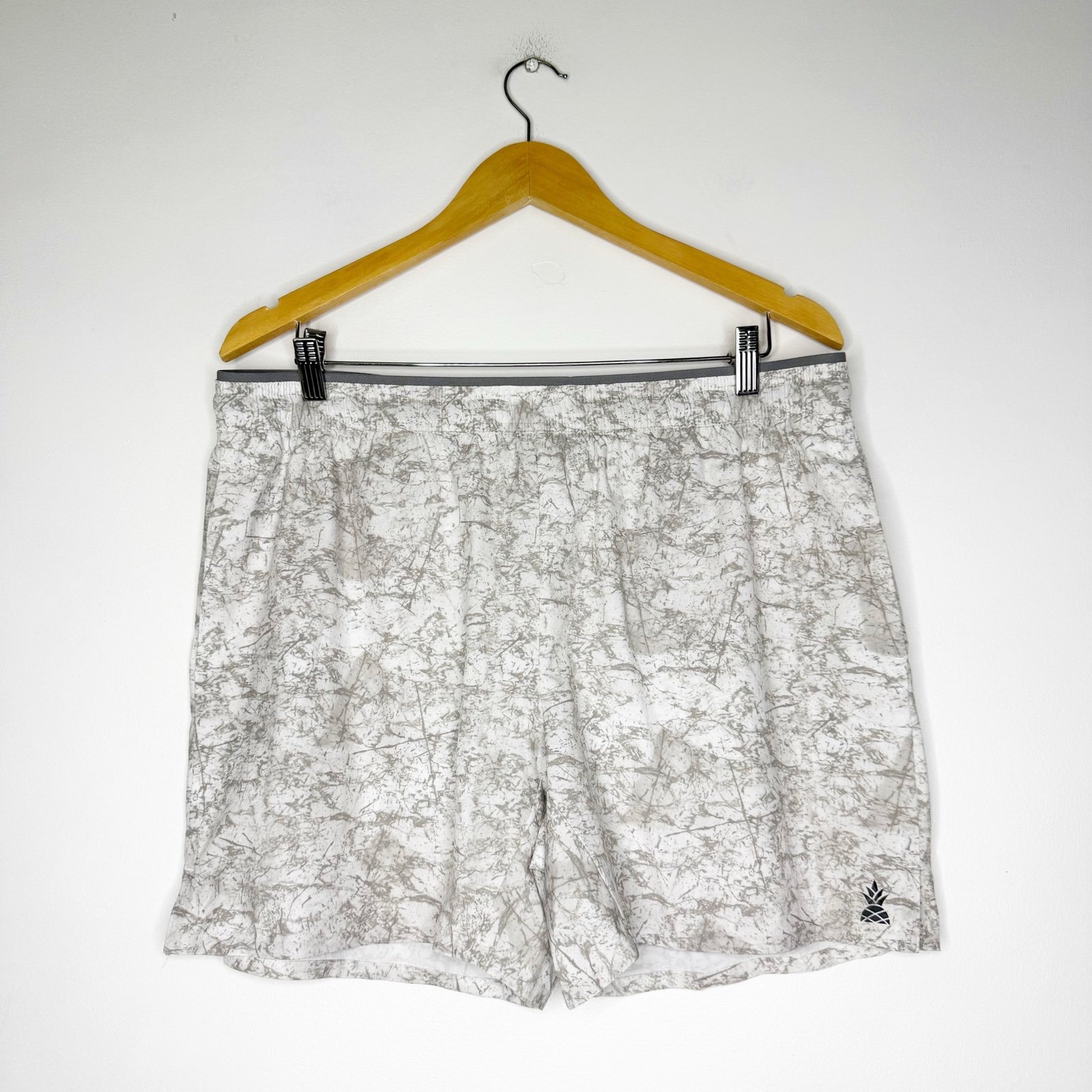 Chubbies Men's 5.5 Wash on Off Ultimate Training Short XL