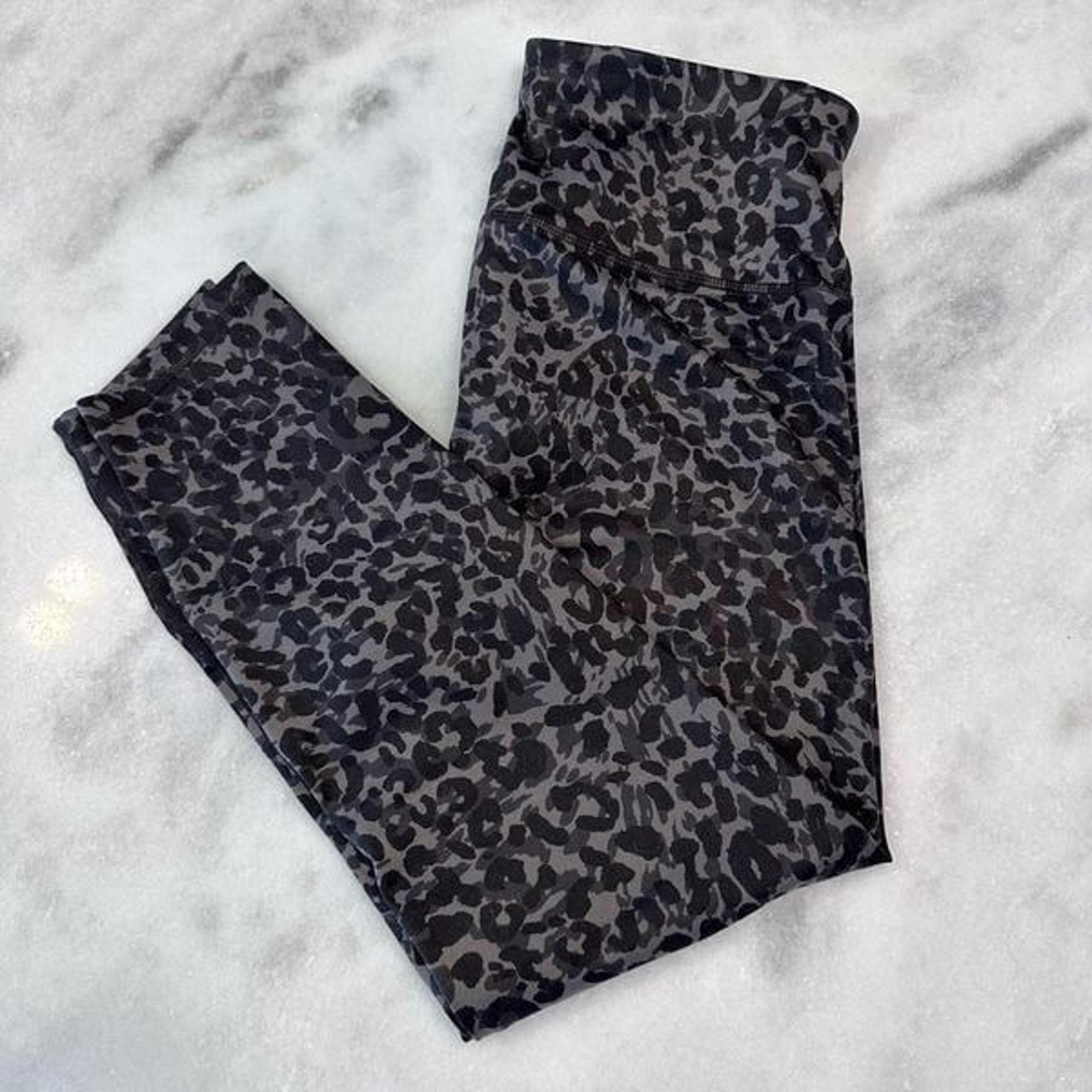 GapFit Women's Athletic Cheetah Print Leggings Black/ Grey Size M
