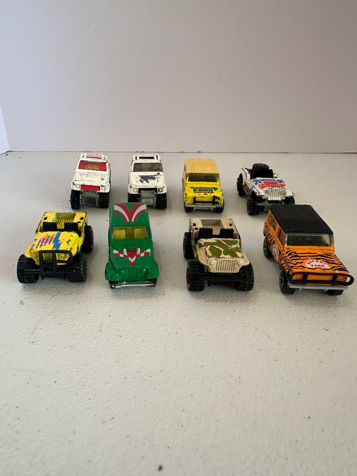 Hot wheel and matchbox vintage cars lot of 8