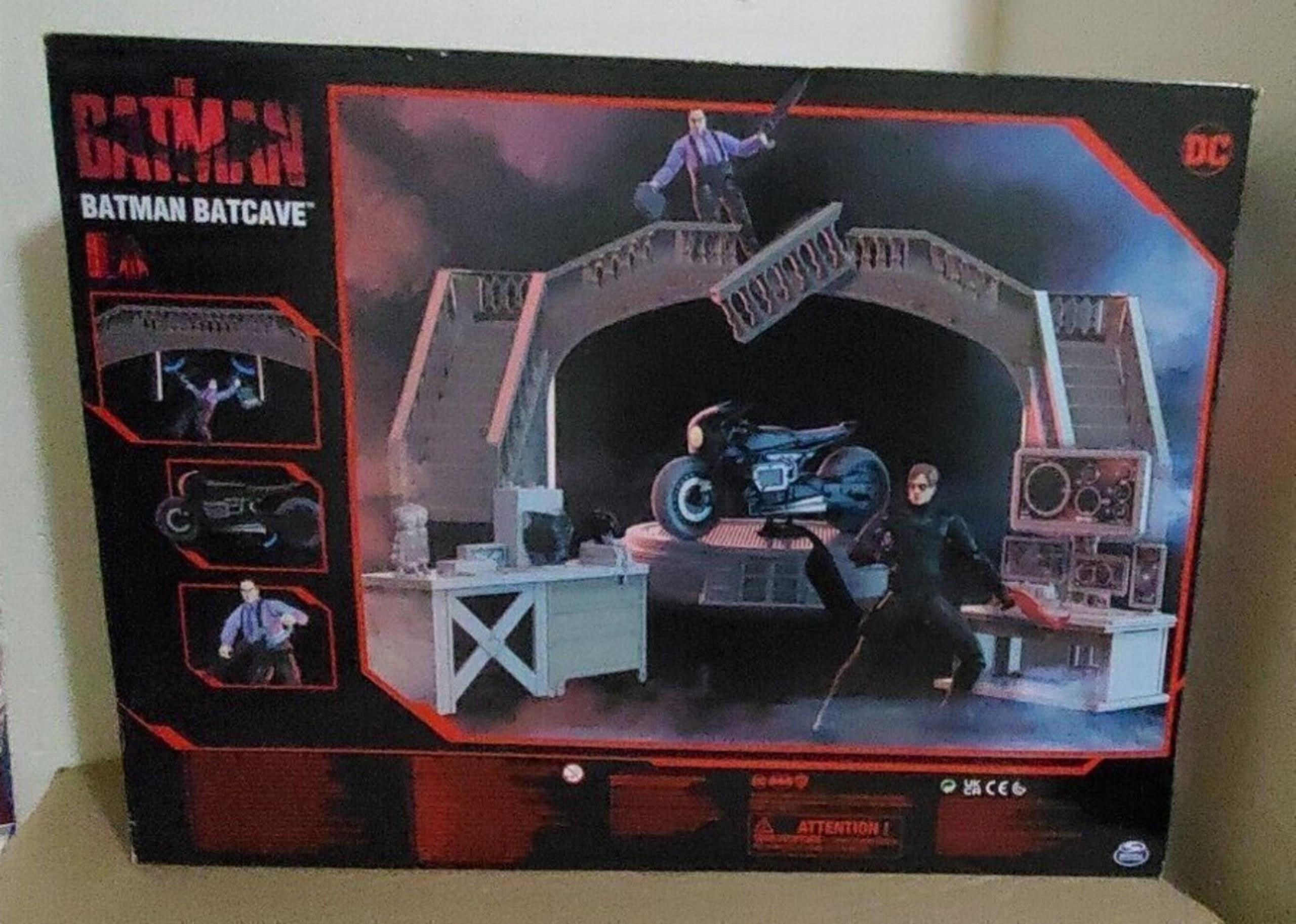 DC Comics Batman Batcave with Exclusive Batman & Penguin Action Figures Batcycle