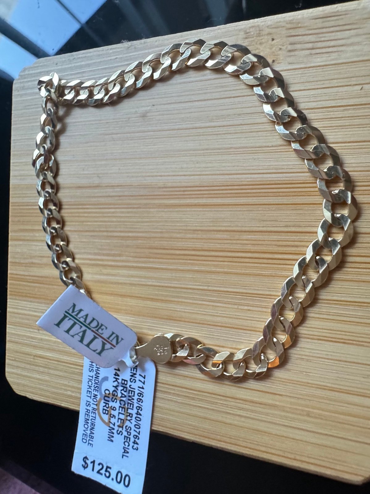 Men’s gold Cuban link bracelet