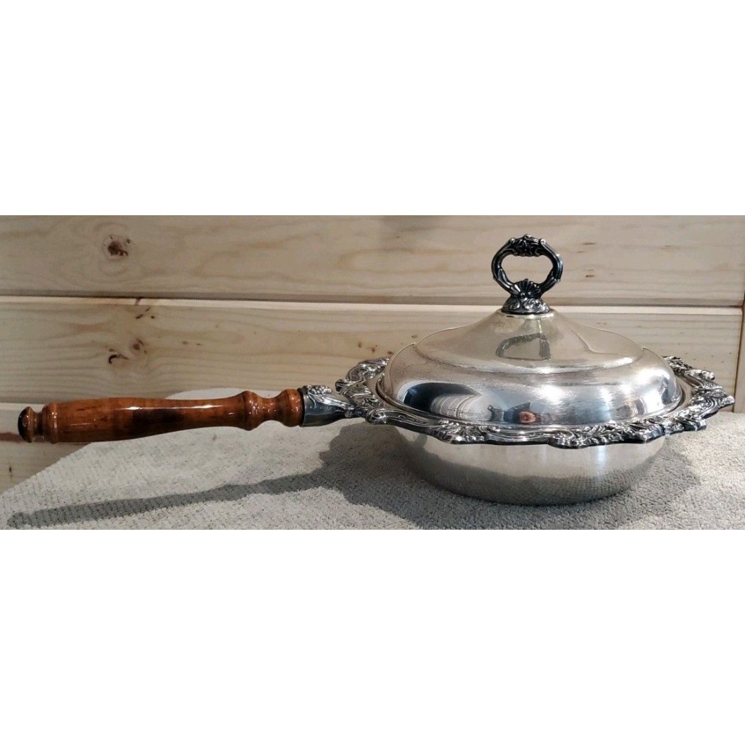 Vintage Ornate Silver Plate Buffet Dish W/Wooden Handle & Lid