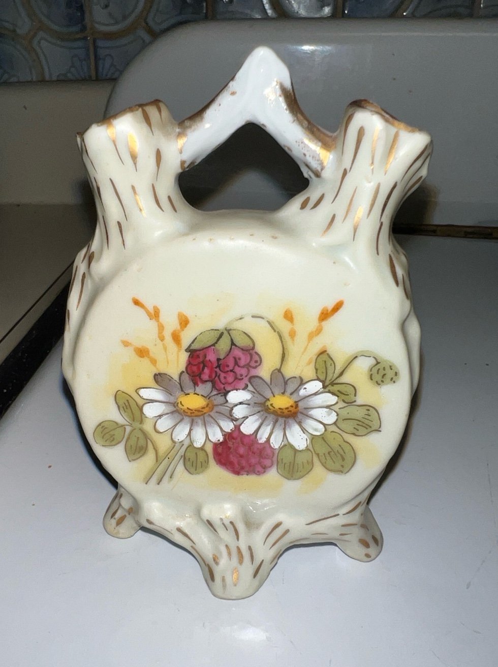 ANTIQUE VICTORIA CARLSBAD PORCELAIN DOUBLE BUD VASE//HAND PAINTED//AUSTRIA