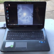 23.5” DELL INSPIRON I3 Large screen entertainment photography gaming laptop