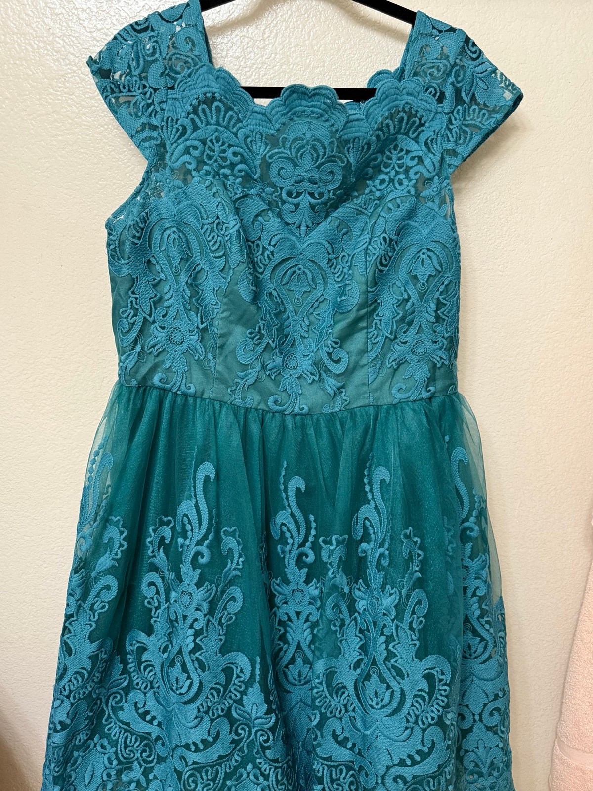 Chi Chi London Dress Lace Wedding Prom Evening Dress emerald green Gold Thread