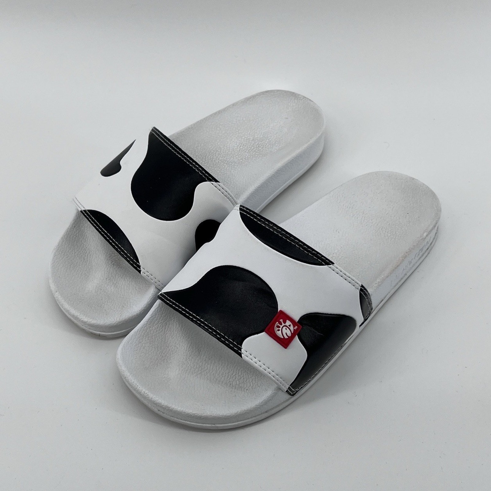 Chick-fil-A Cow Print Slip-on Slides Sandals Authentic Womens 7-8 Funky unique