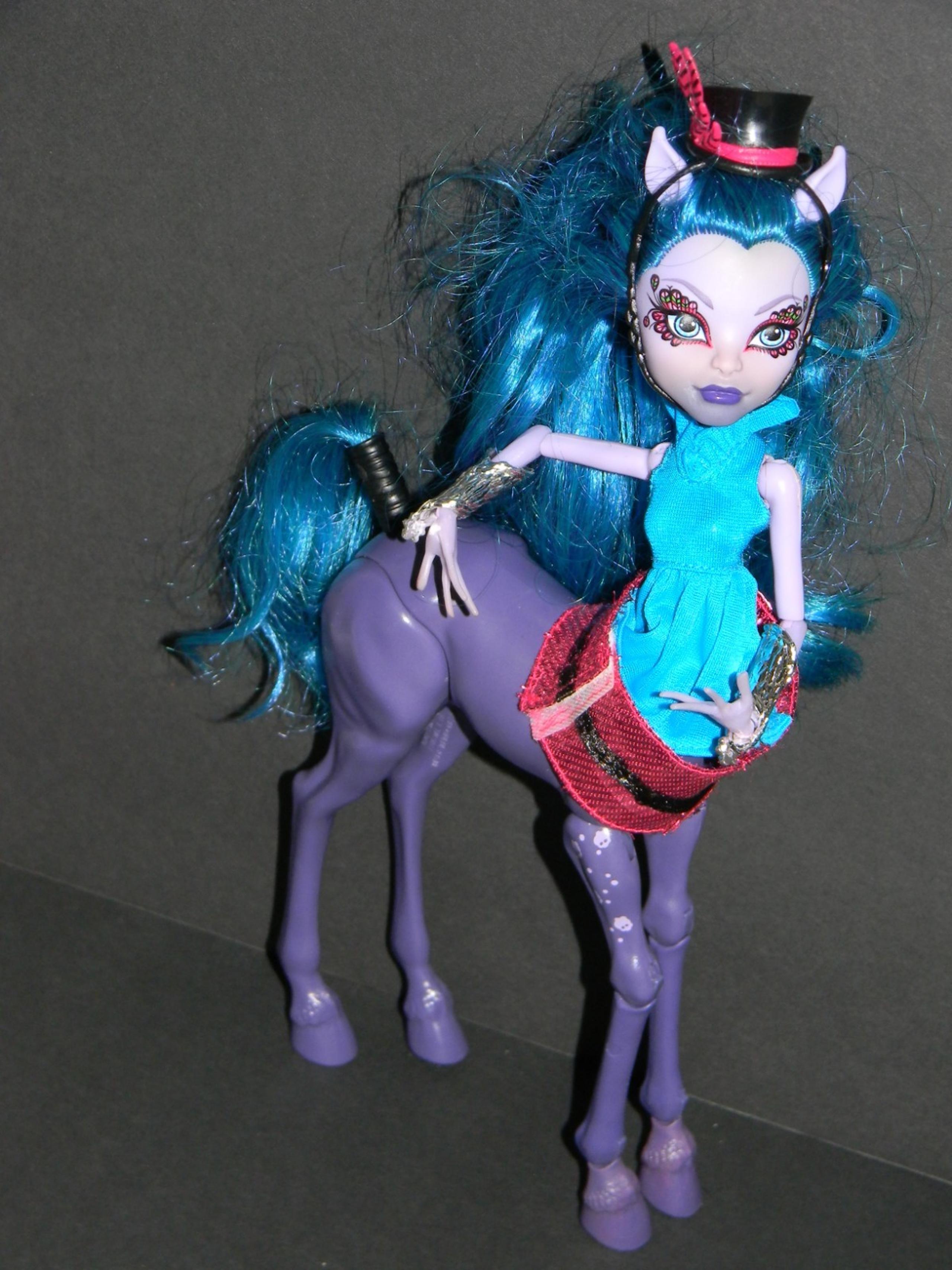 Monster High Avea Trotter Doll Freaky Fusions - Mattel