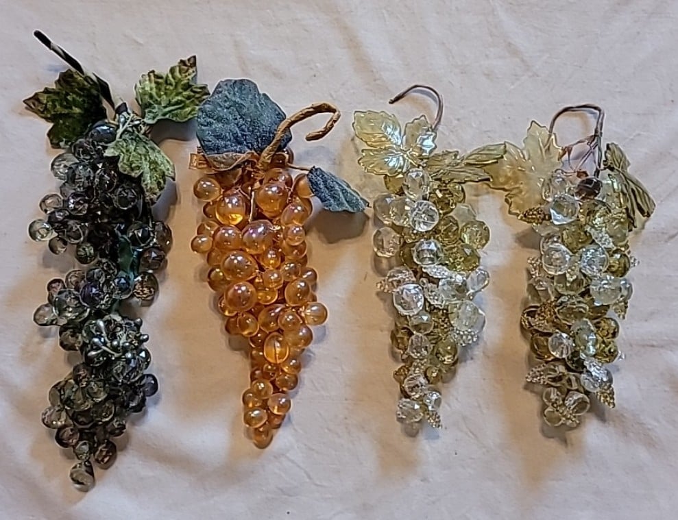 Lot Of 4 Vintage Faceted Acrylic Plastic Grape Cluster Leaves & Wire Stem