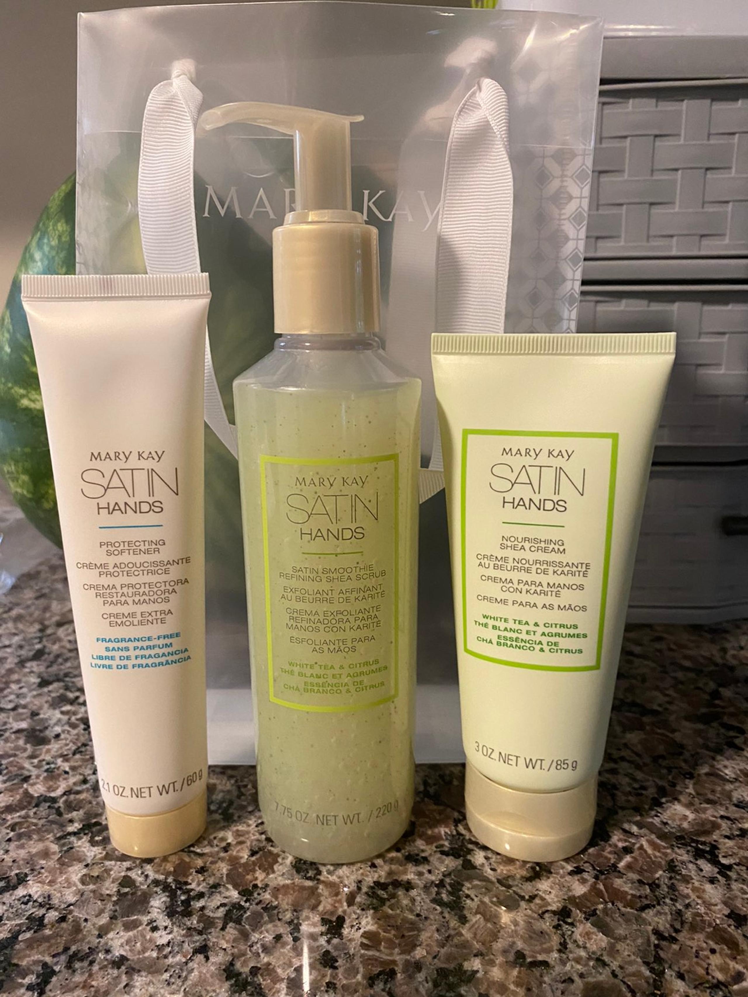 Mary Kay Satin Hands Set