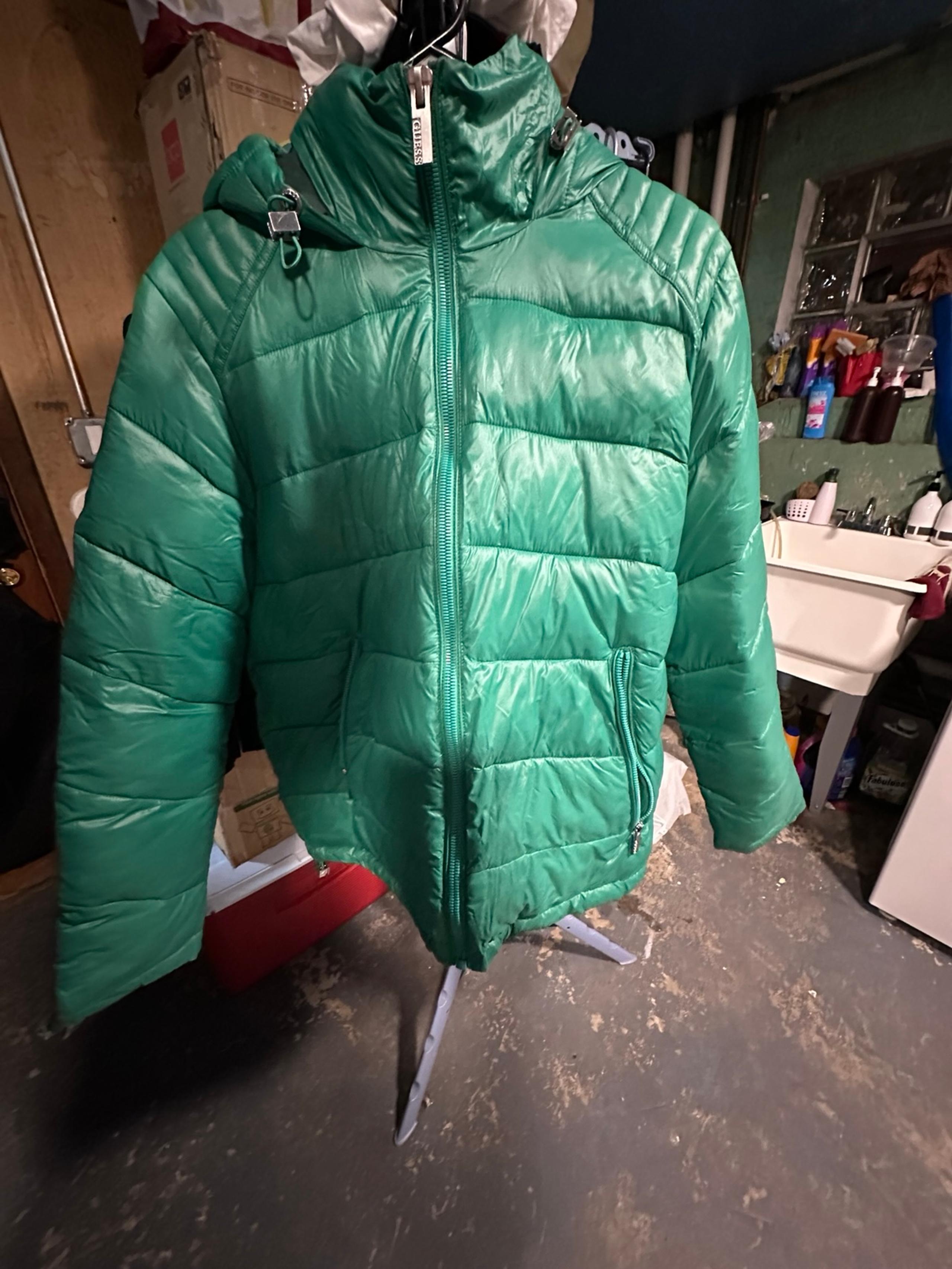 Men’s Guess Puffer Jacket Size Large Green Hood