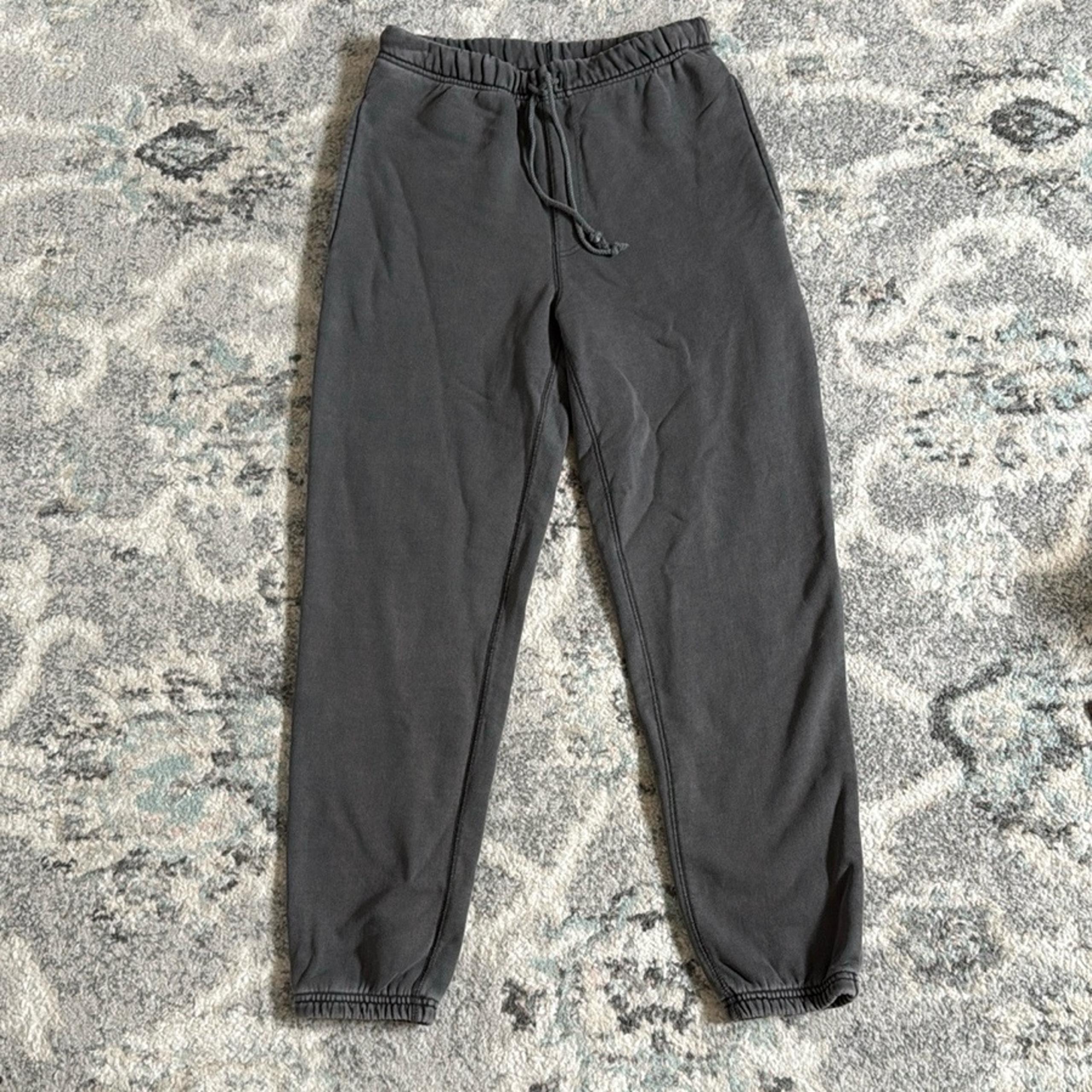 Elwood Core Sweatpants in Vintage Grey