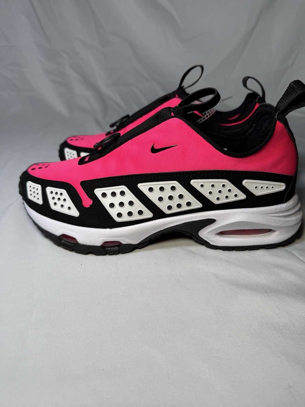 Nike Air Max SNDR Hyper Pink and Black 7W- FZ2068-600 Women's 7