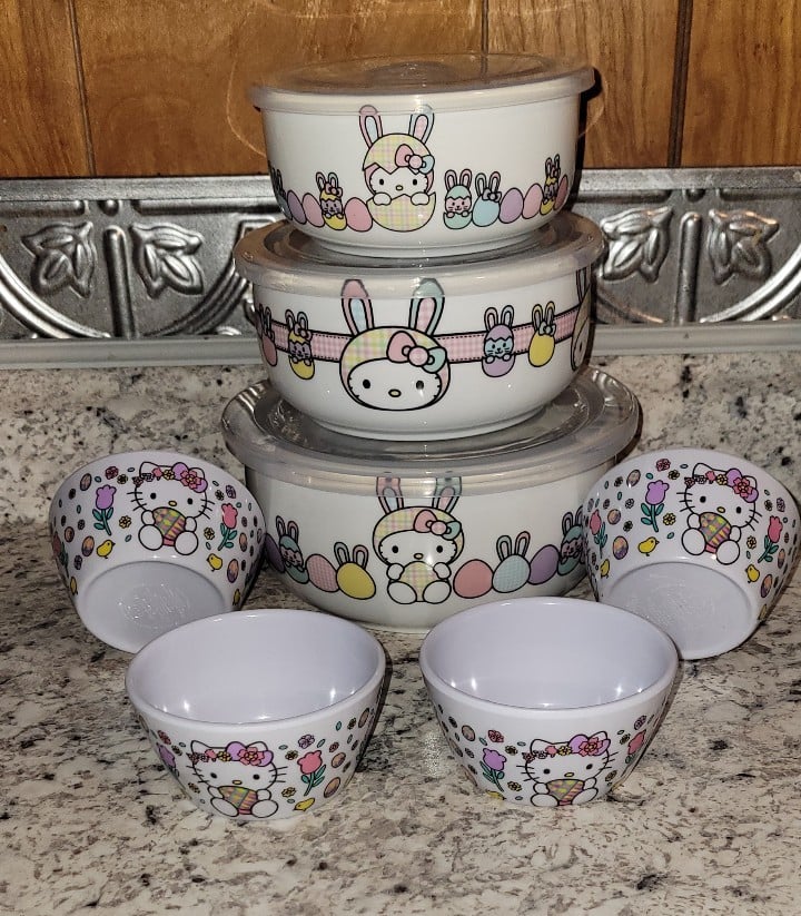 Hello kitty Easter Bowls with lids