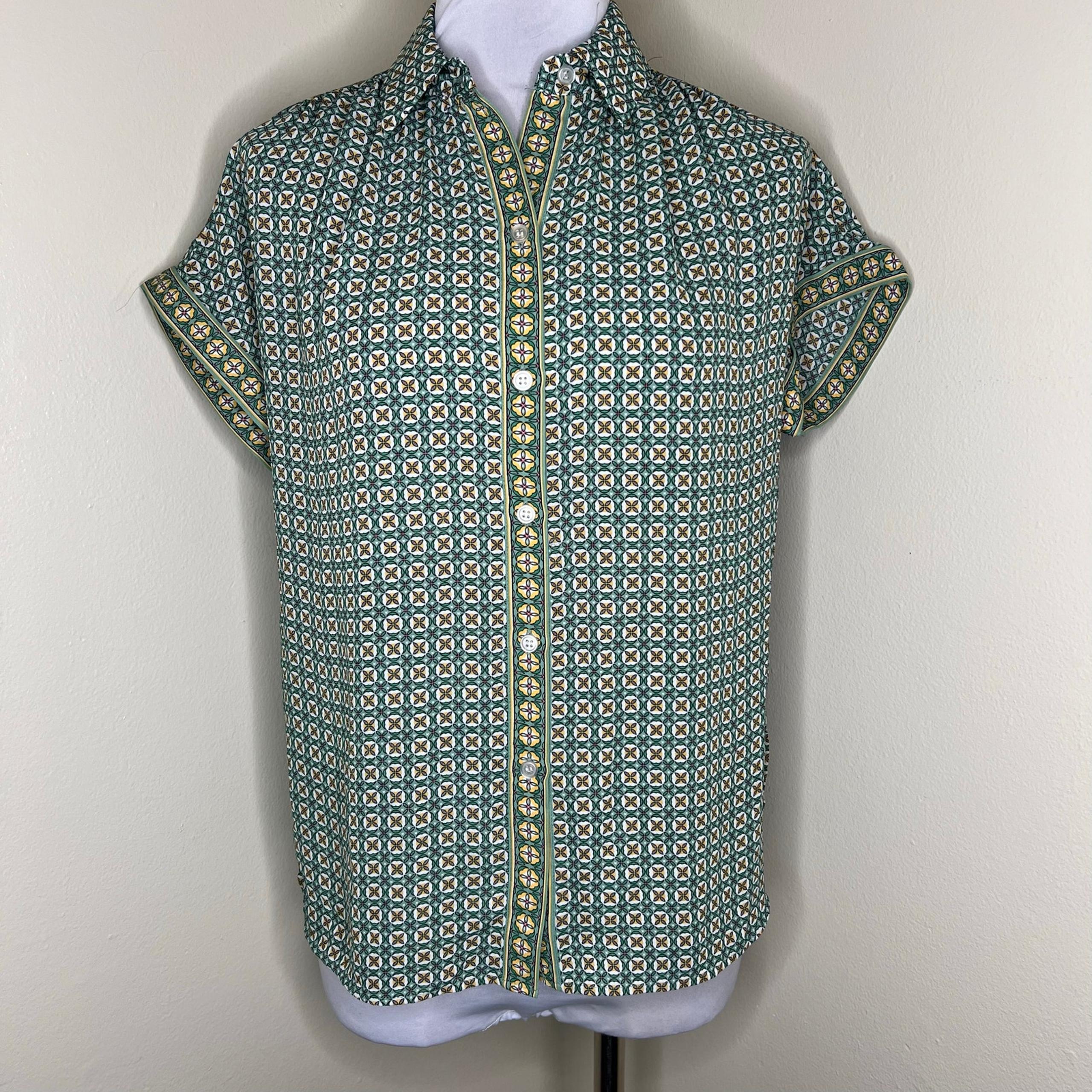 Max Studio Button Down Shirt XS Relaxed Fit Patterned Short Sleeve Preppy NWT