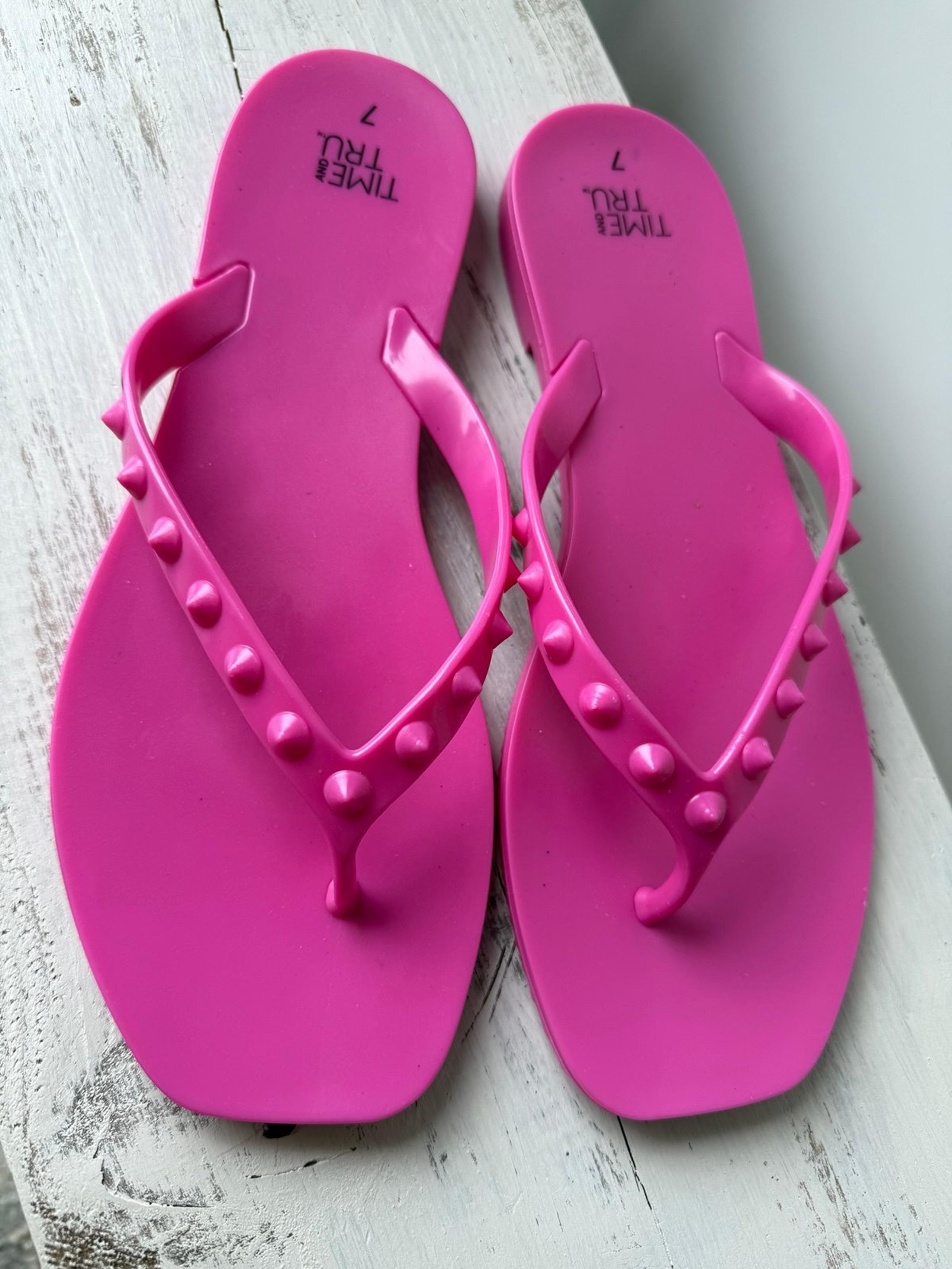 TIME and TRU Women's Size 7 Jelly Flip Flop Sandals  Slippers Studded • Pink