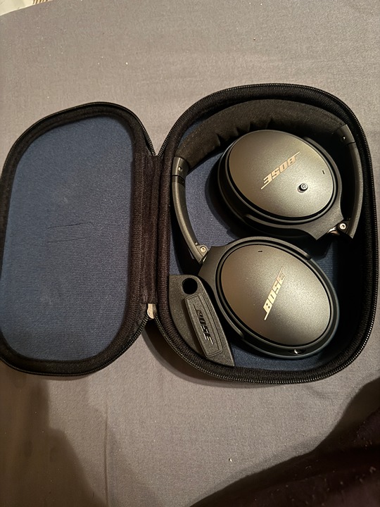 Bose QuietComfort QC35 Wireless Noise-Canceling Headphones w/ Case