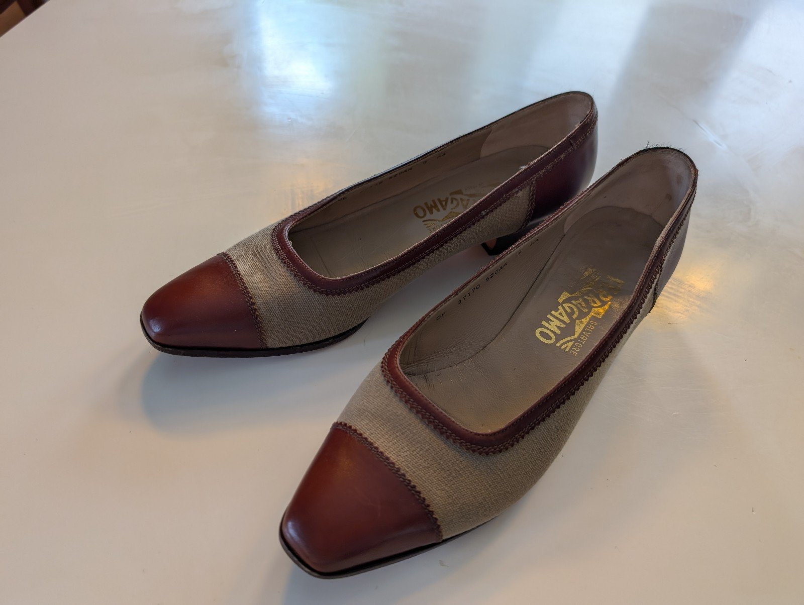 Vintage Salvatore Ferragamo Women Size 9 AA Brown Leather Shoes