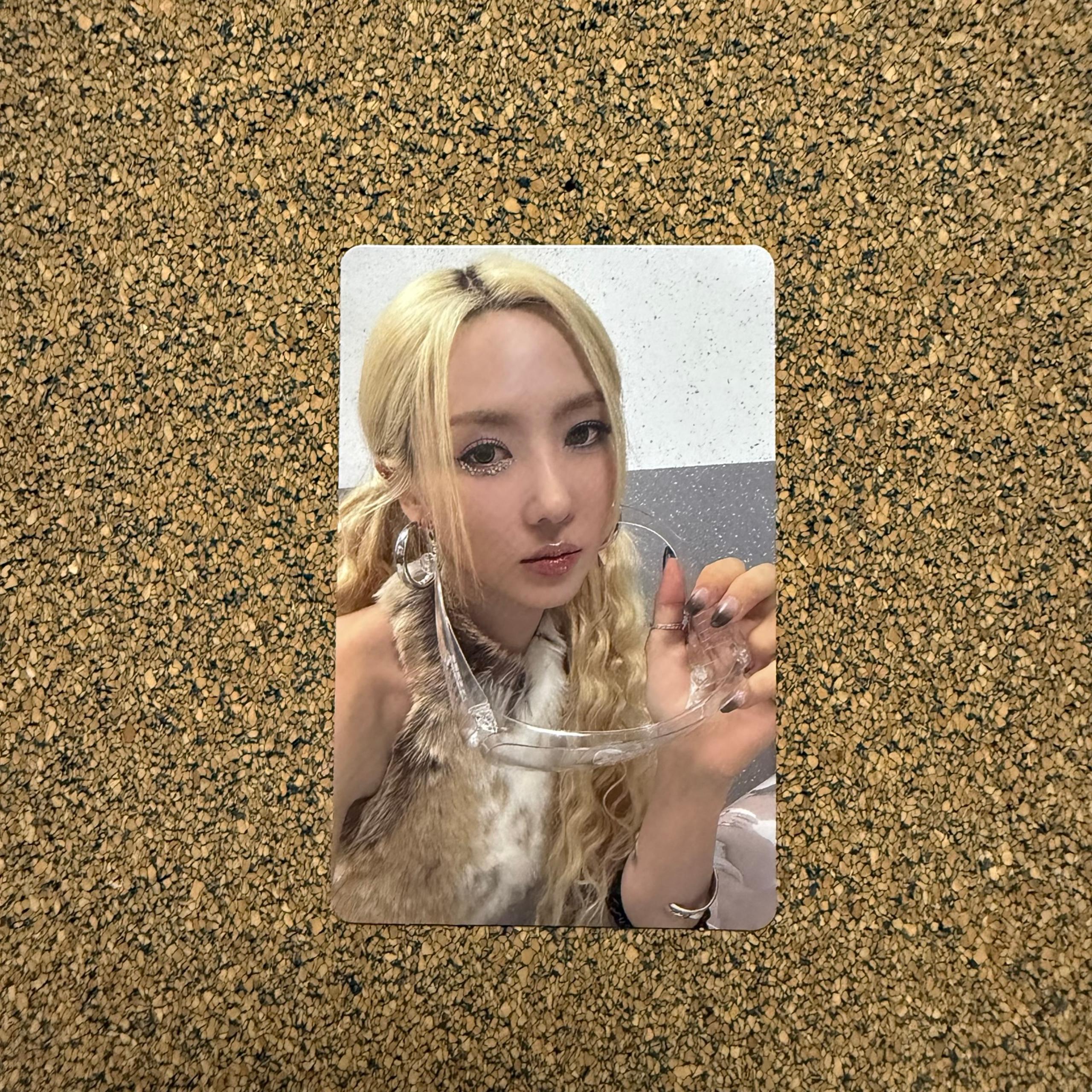 Yoohyeon Official Photocard  Dreamcatcher 9th Mini Album Villains C Ver.