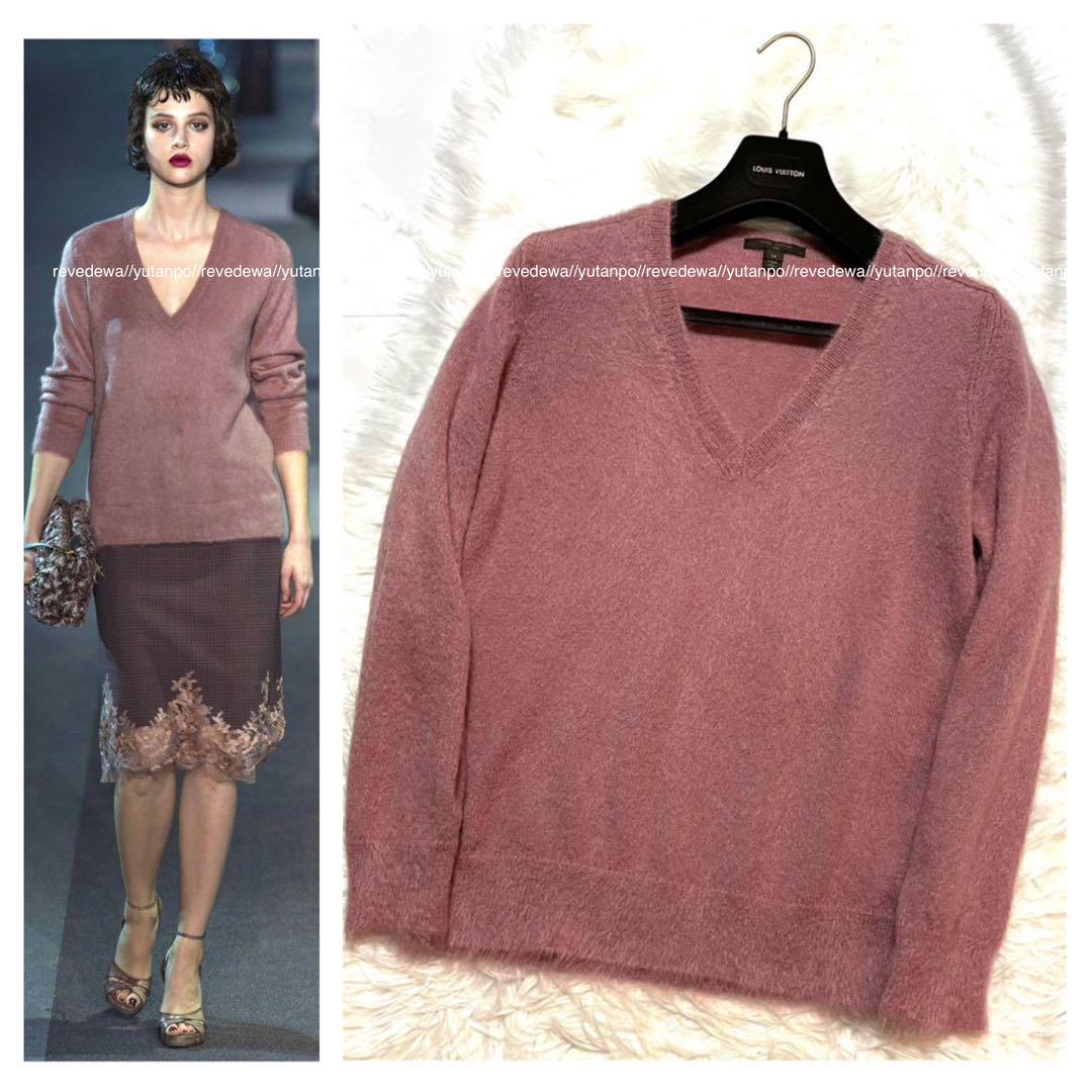 Authentic, Excellent Condition Runway Louis Vuitton Mohair V-Neck Sweater Size M Pink