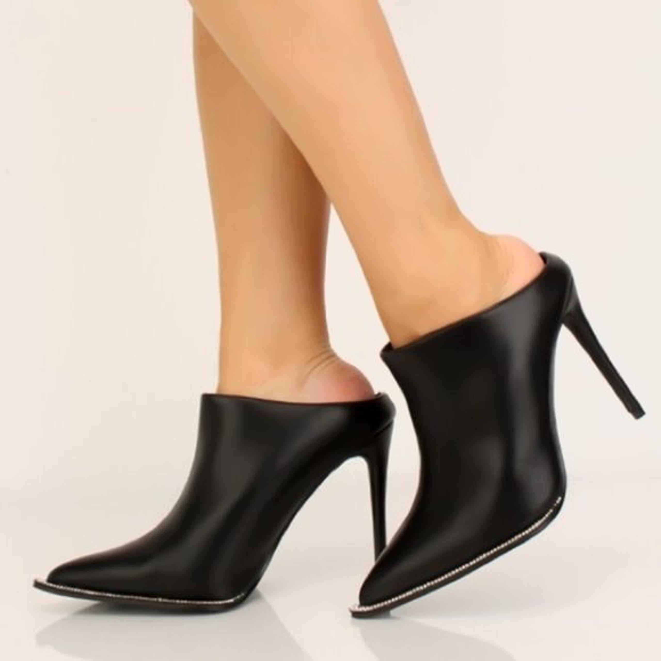 Cape Robbin Black Mule Heels
