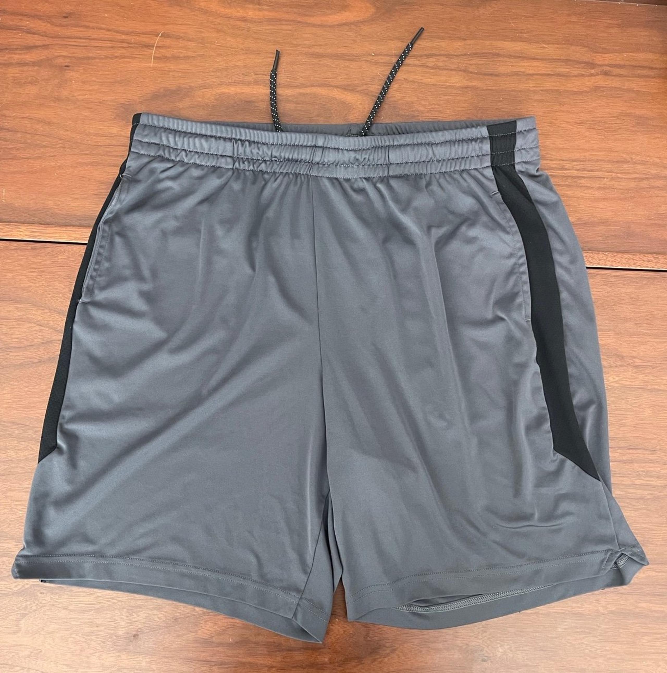 Tek Gear shorts grey - mens size large