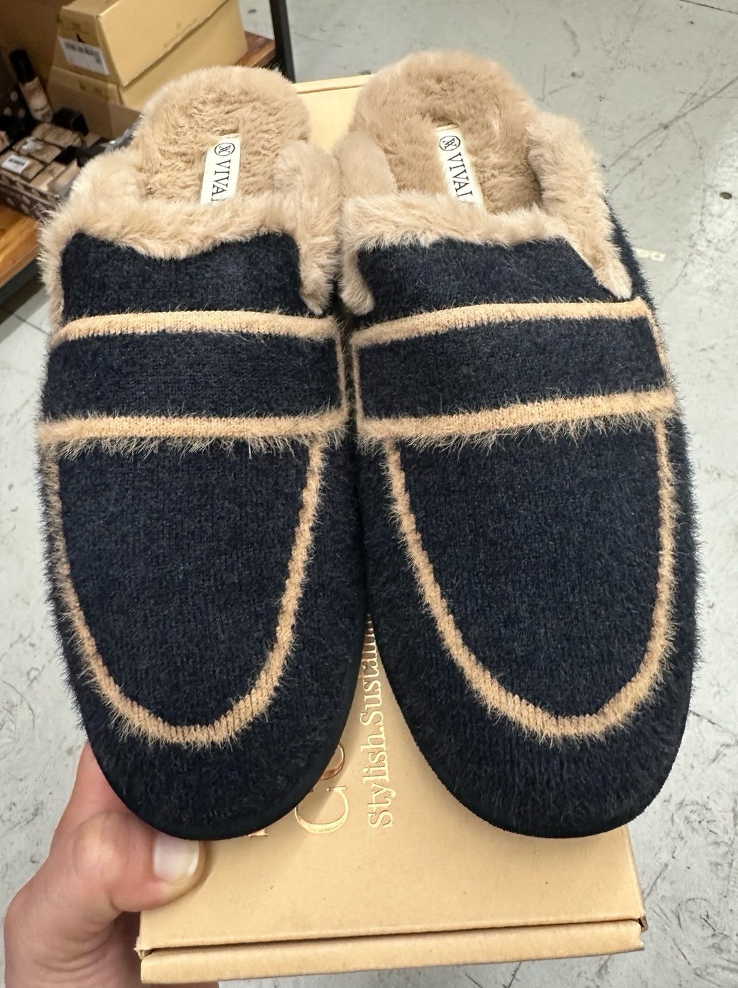 Vivaia Slippers size EUR 40 fits size US 8.5-9