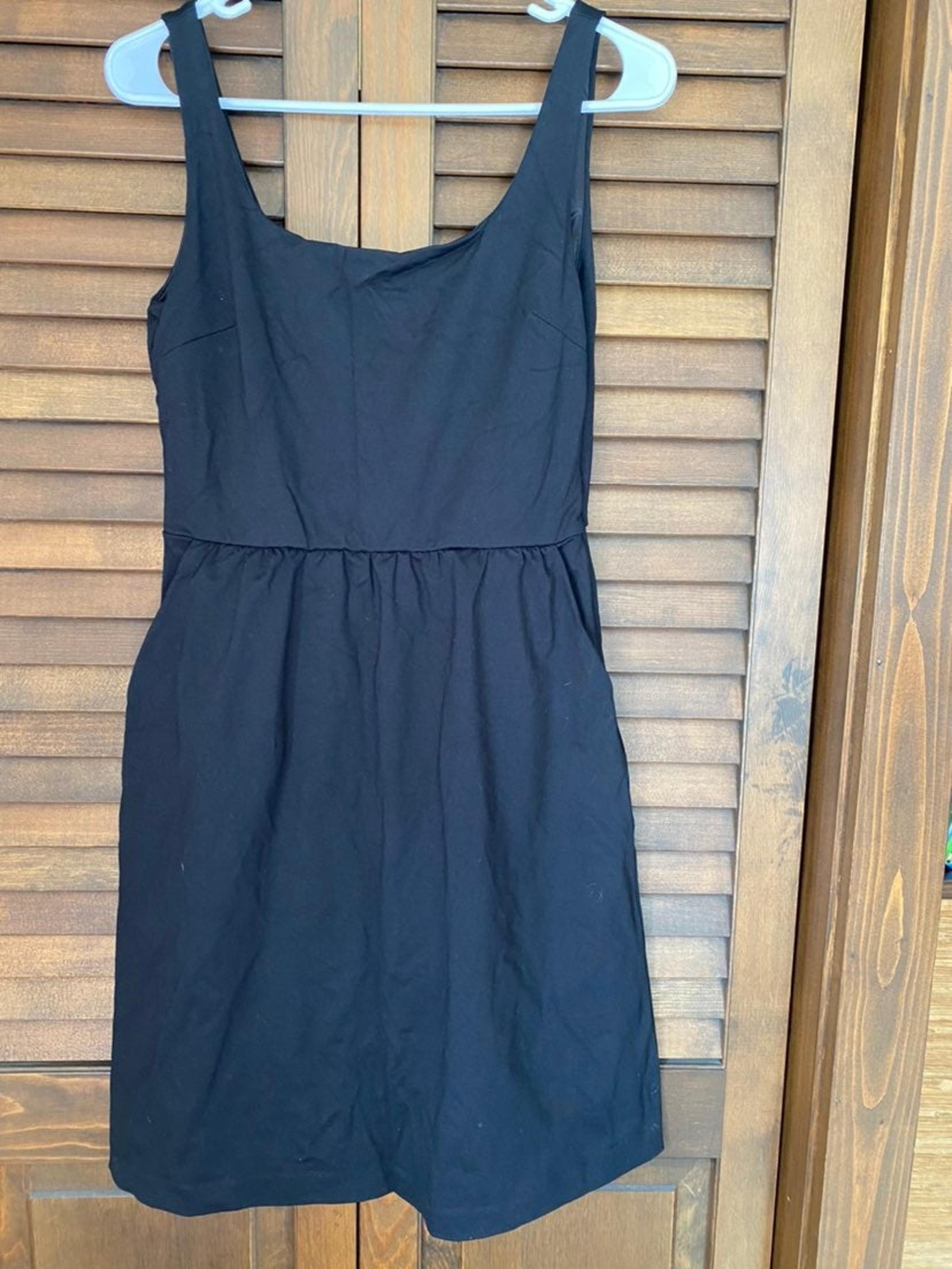NWT womens black dress size 6, with pock - Cynthia Rowley