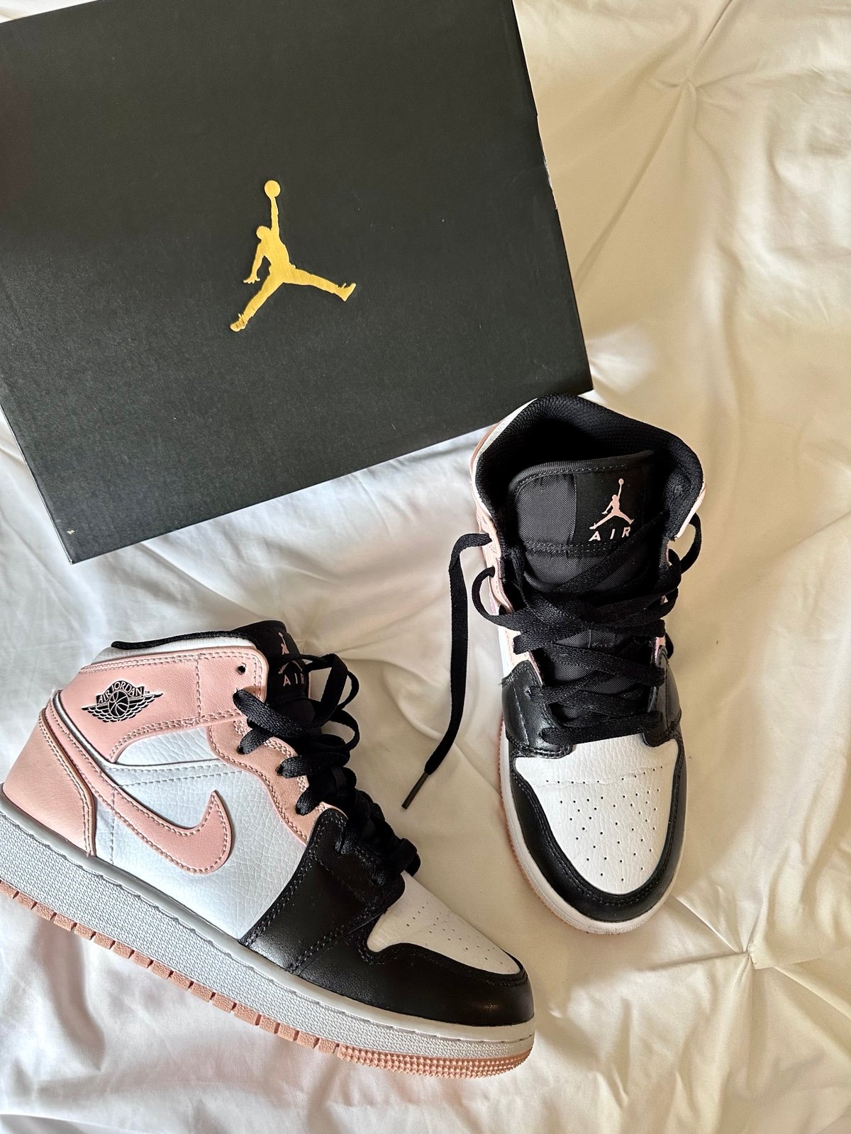 Air Jordan 1 Mid
