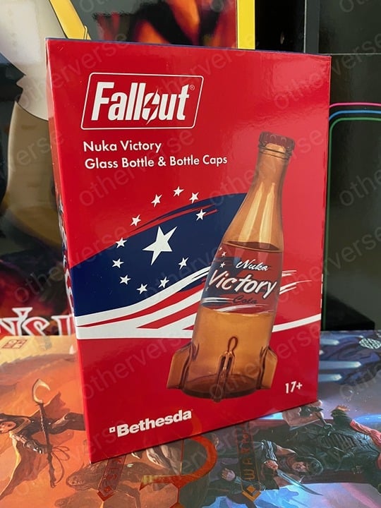Fallout Nuka Cola Victory Glass Bottle + 10 Bottle Caps Rocket Replica Figure