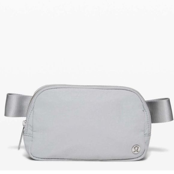 Lululemon Everywhere Belt Bag in Silver Drop NWT