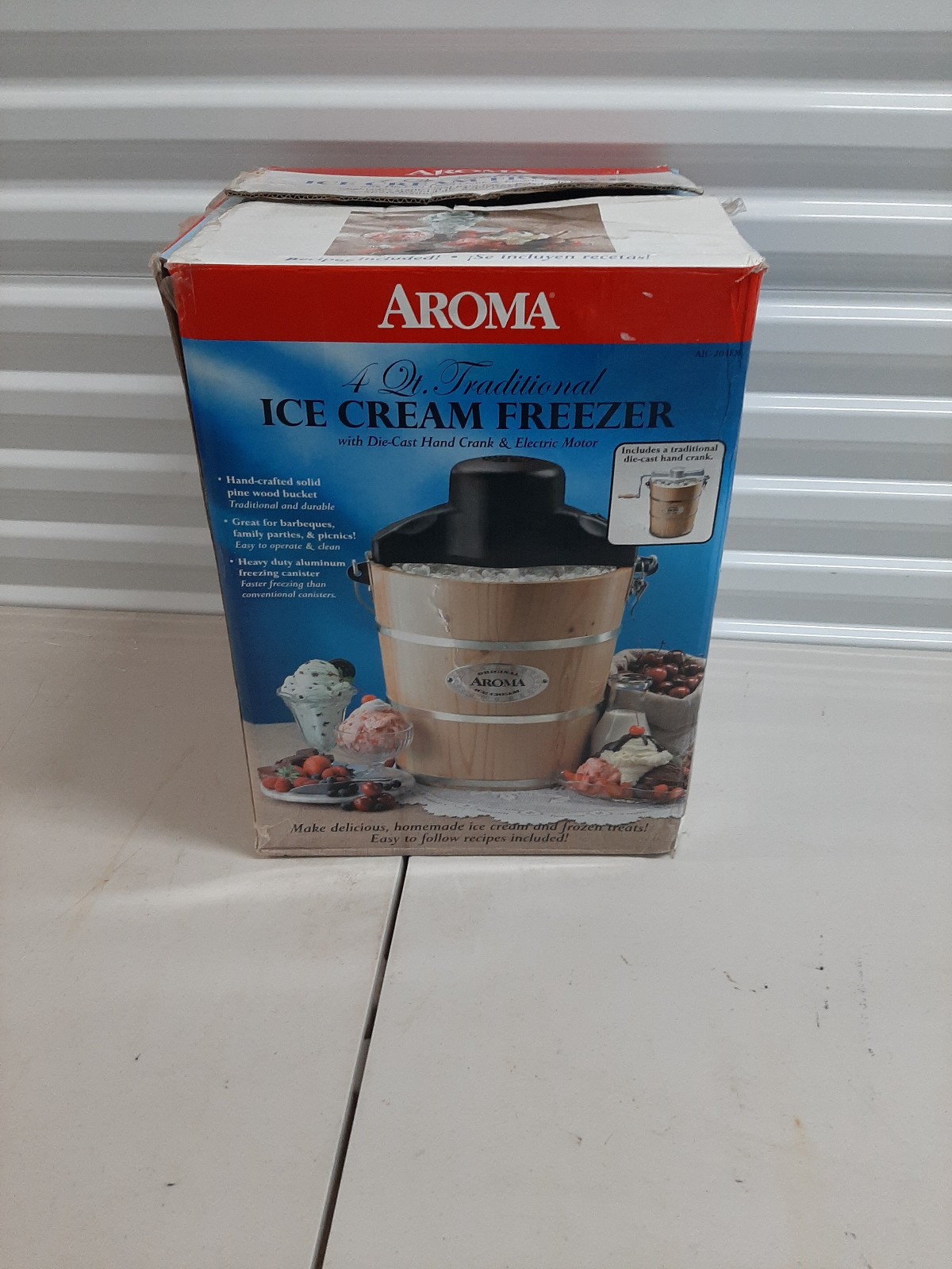 Aroma 4 Qt. Traditional Ice Cream Freezer Maker Hand Crank Electric AIC204EM