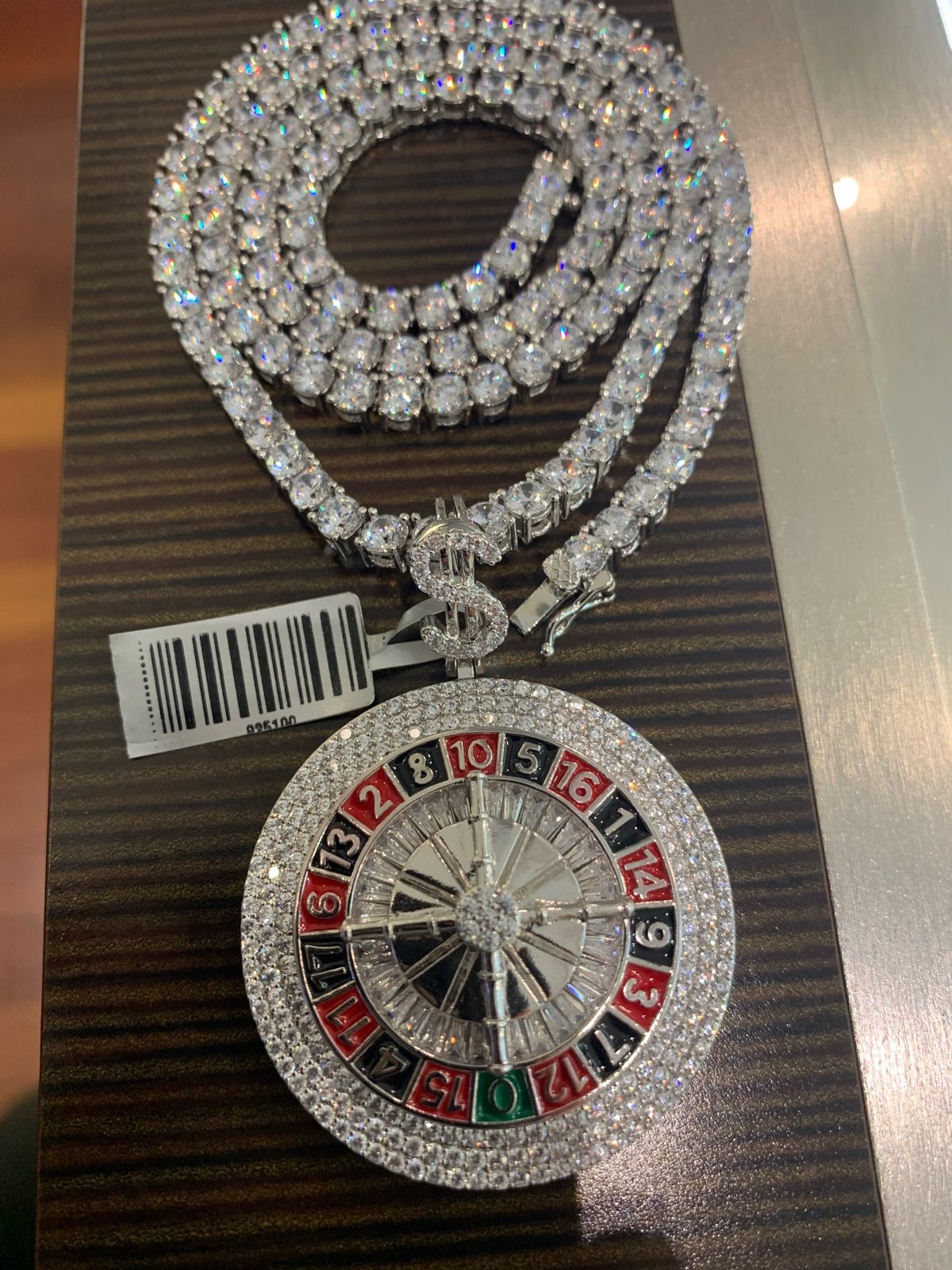 Jackpot chain and charm