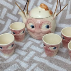 Man in the Moon Teapot with 5 cups, 1940s, Japan, Rare, Great Condition