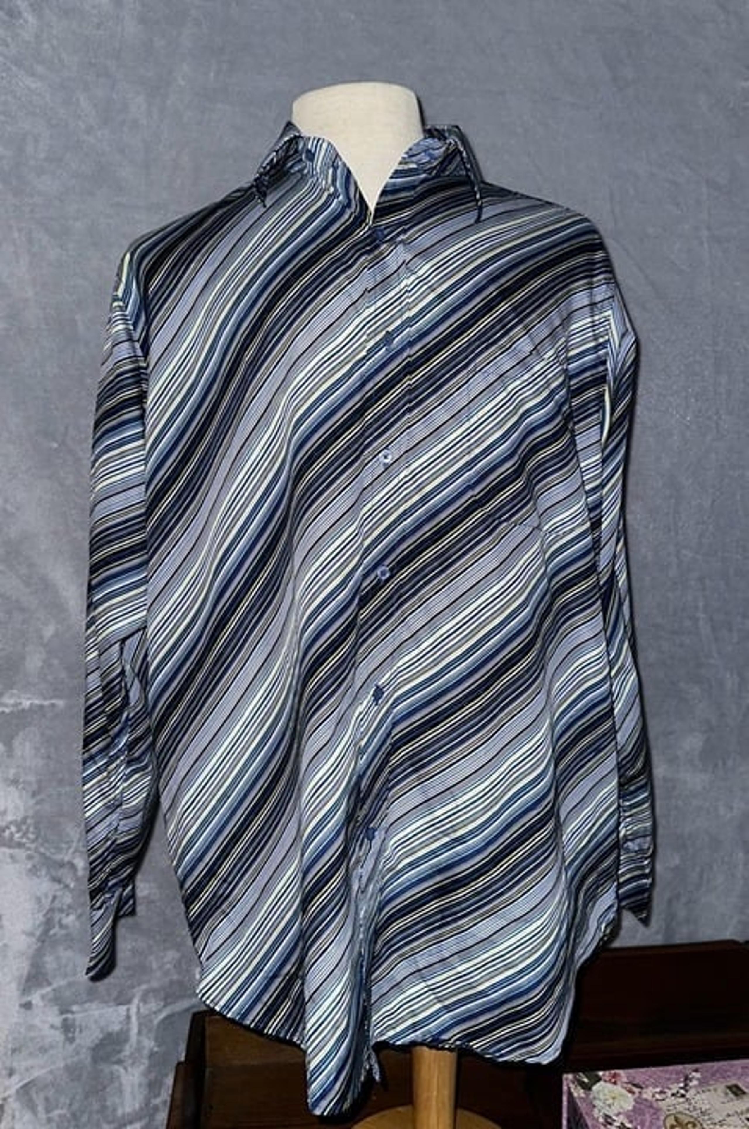 A. Adam’s & Spire Large retro men’s button down shirt
