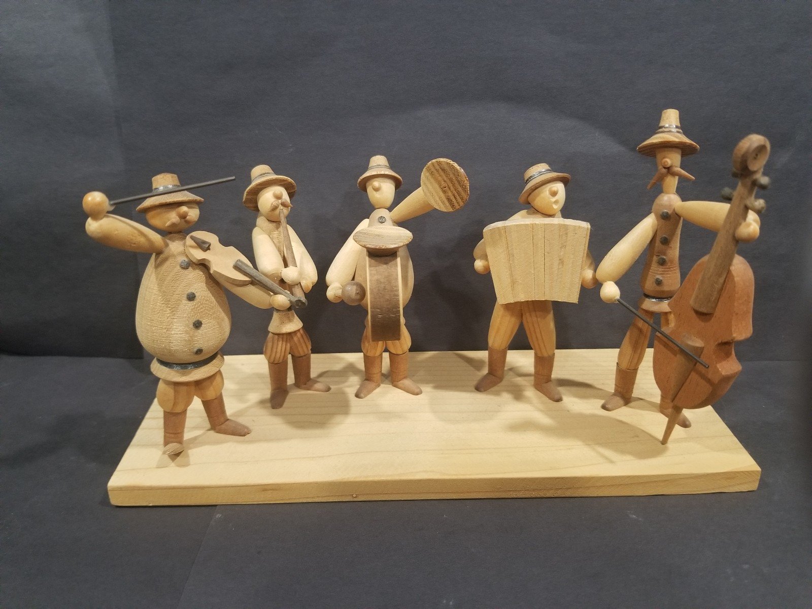 Borowik Byliniak wooden figure polka band group