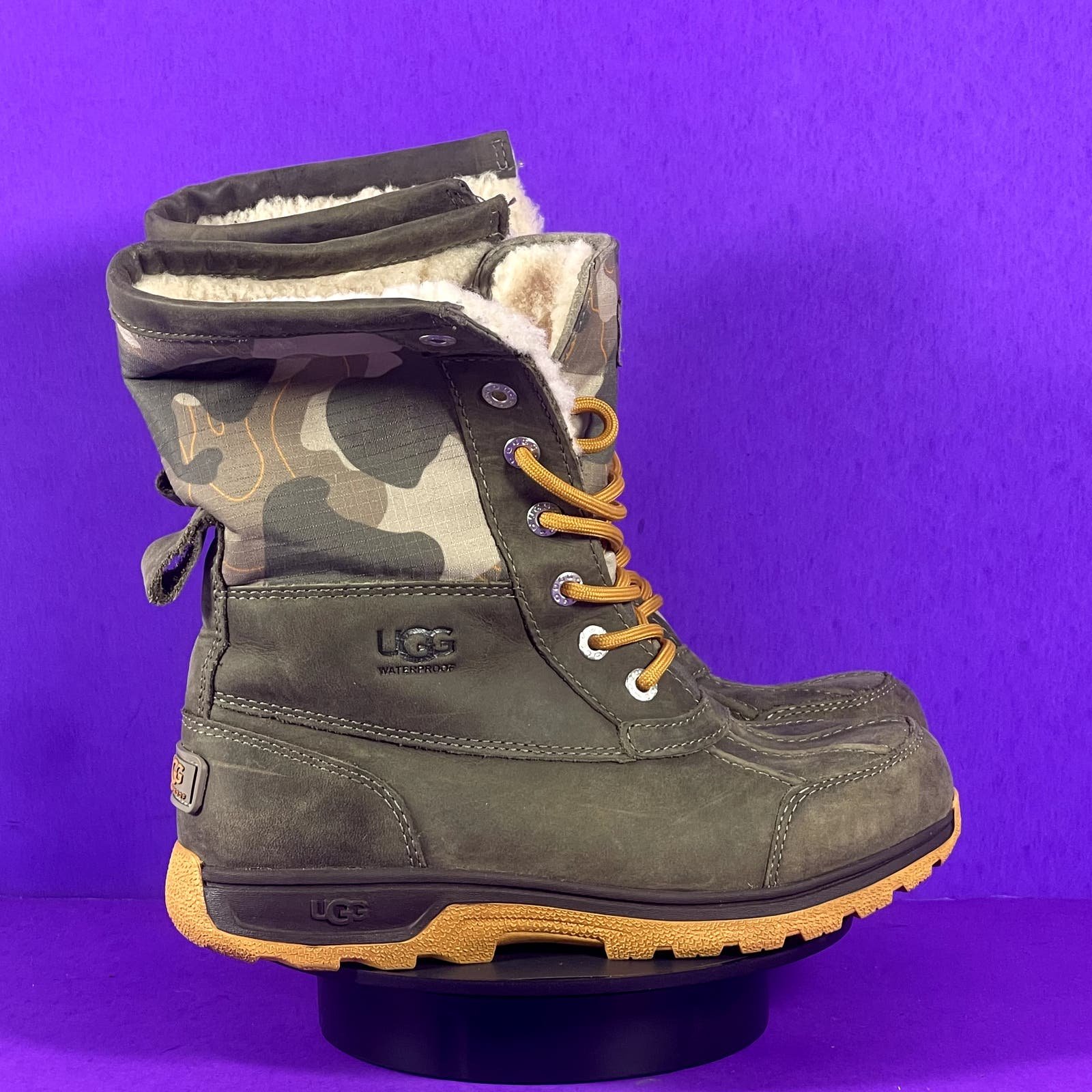 UGG Girl's Green Butte II Camo Lace-Up Snow Boots 1017220K Shoe Size 4