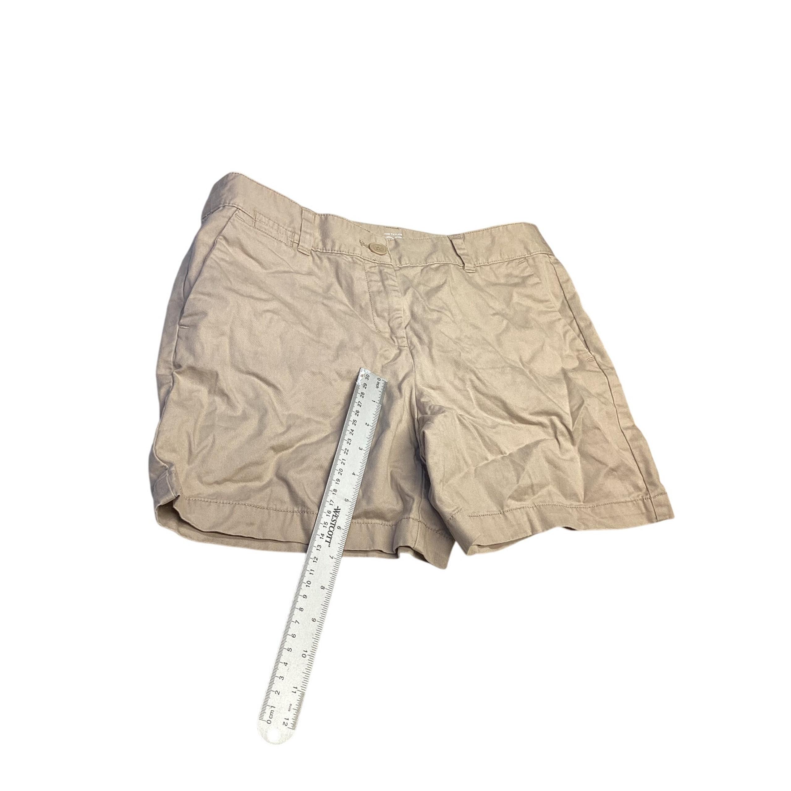 Ann Taylor Loft Women's Beige Mid Rise Flat Front Khaki/Chino Shorts Size 4