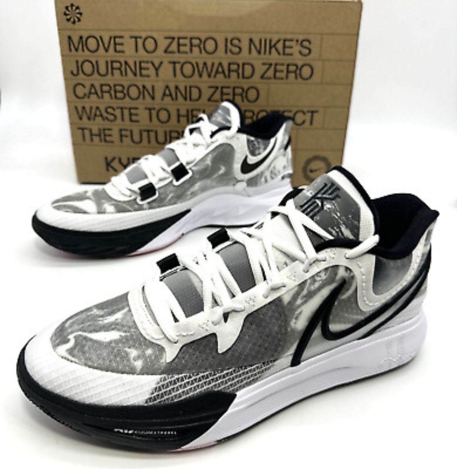 Nike Kyrie 8 White and Black size 5 Children