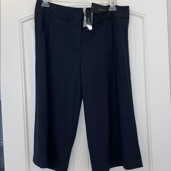 NEW BCBGMAXAZRIA Wool Dressy Shorts Size 12
