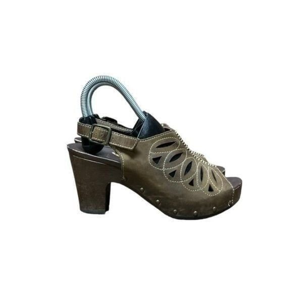 Dansko Rowena Crazy Horse Clog in Brown Size 7.5-8 or 38