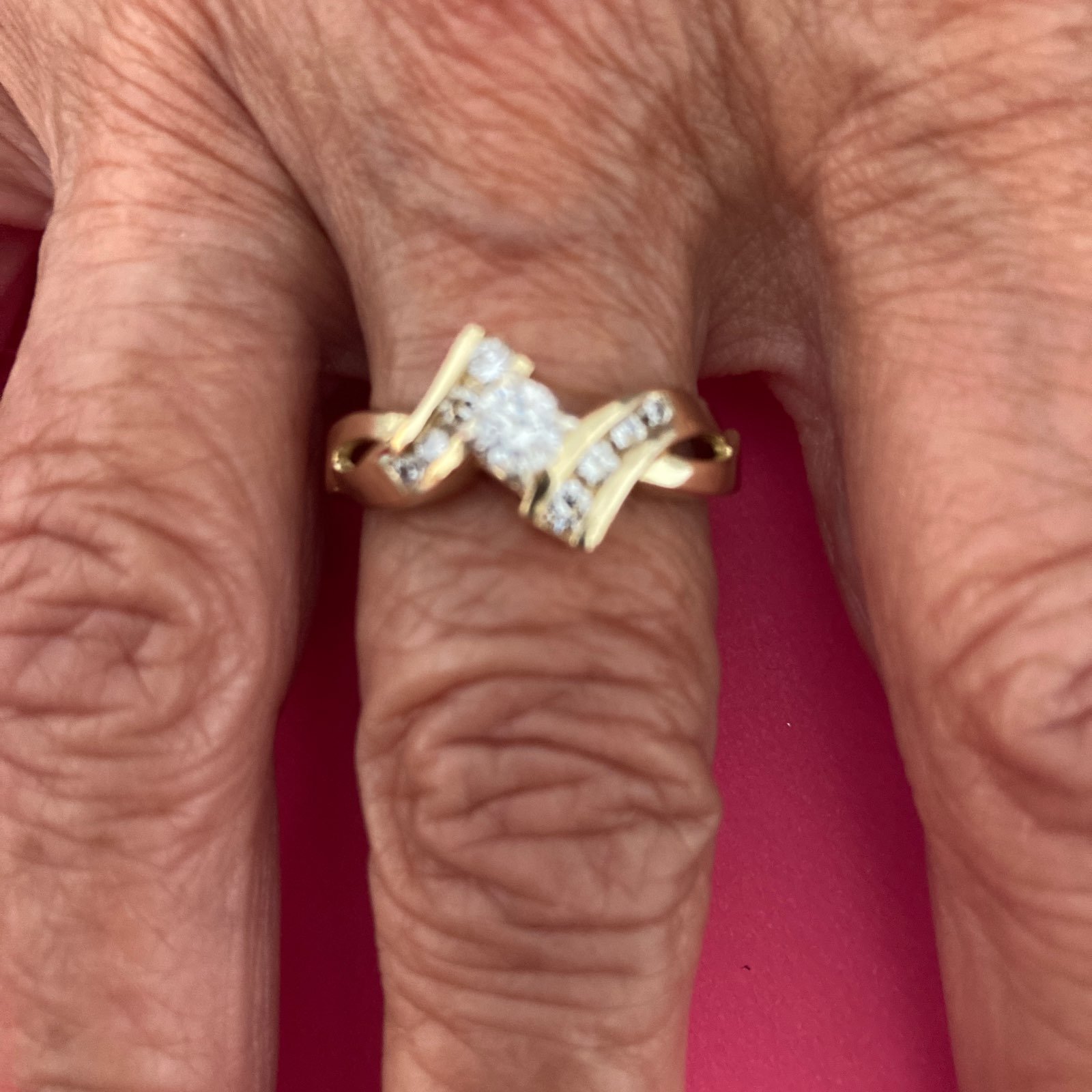 LADYS 14KT YG DIAMOND ACCENT RING