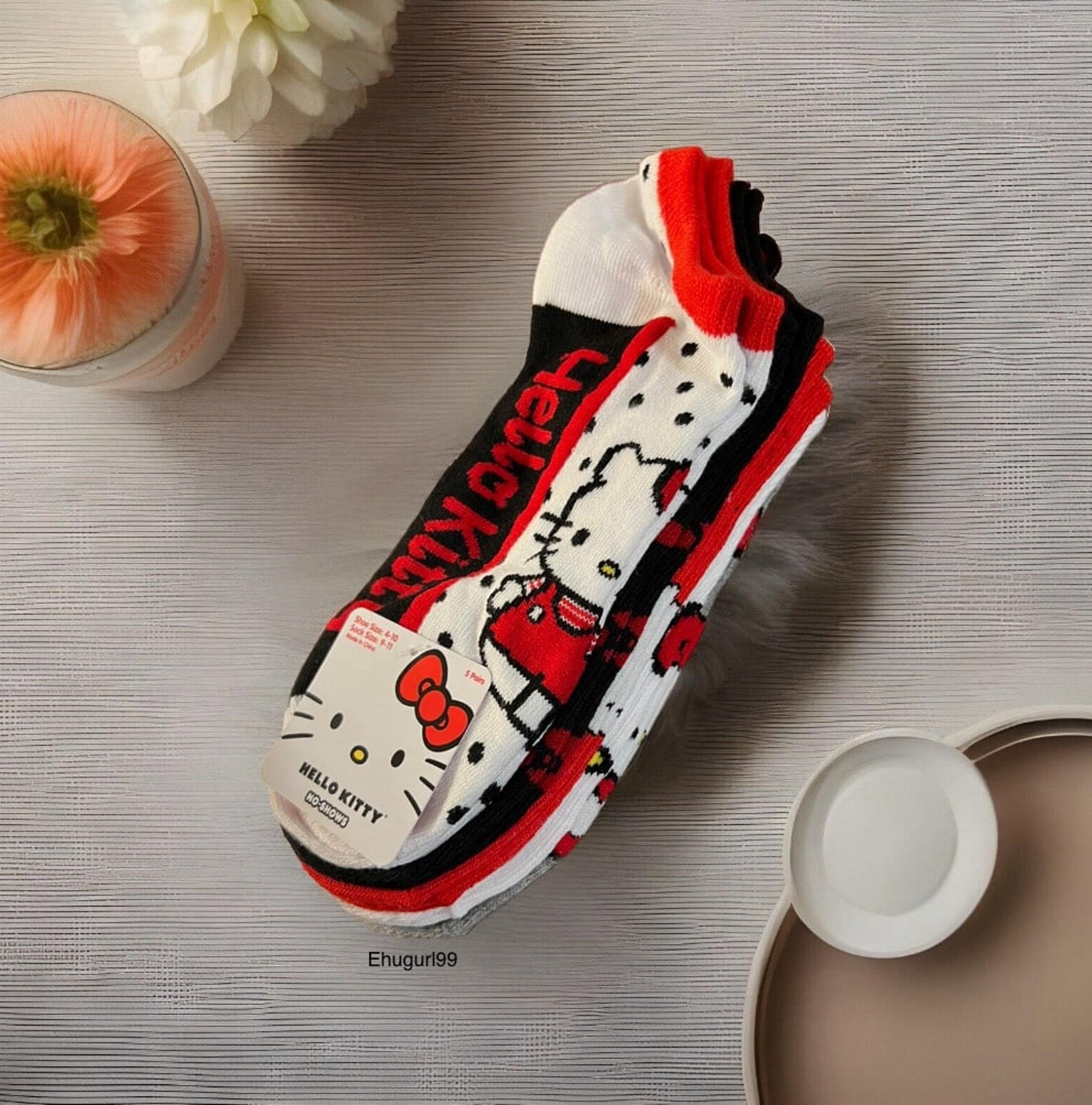 Sanrio Hello Kitty No Show Socks (9-11) 5 pairs