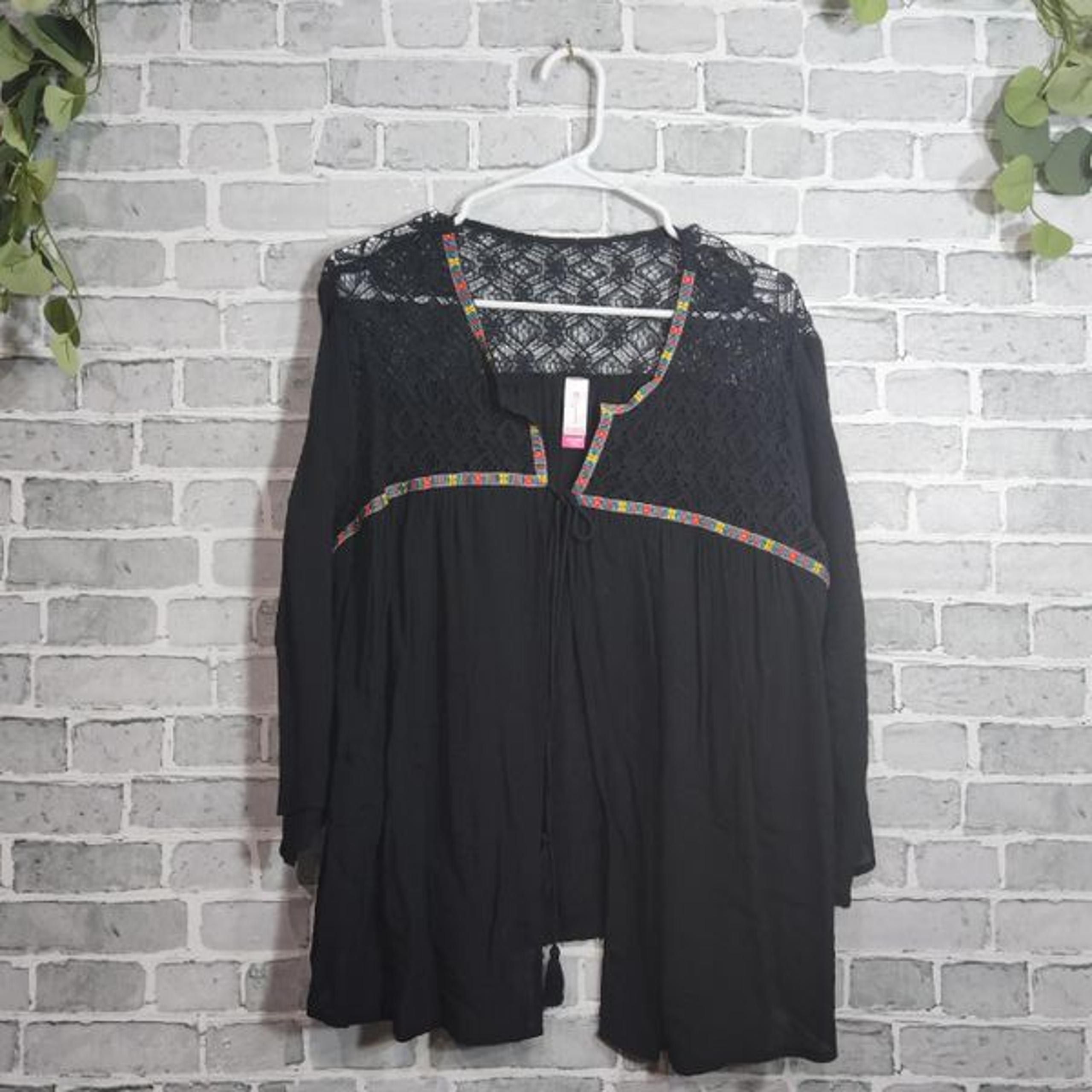 Size XXL Juniors/Size L Women's Black Kimono