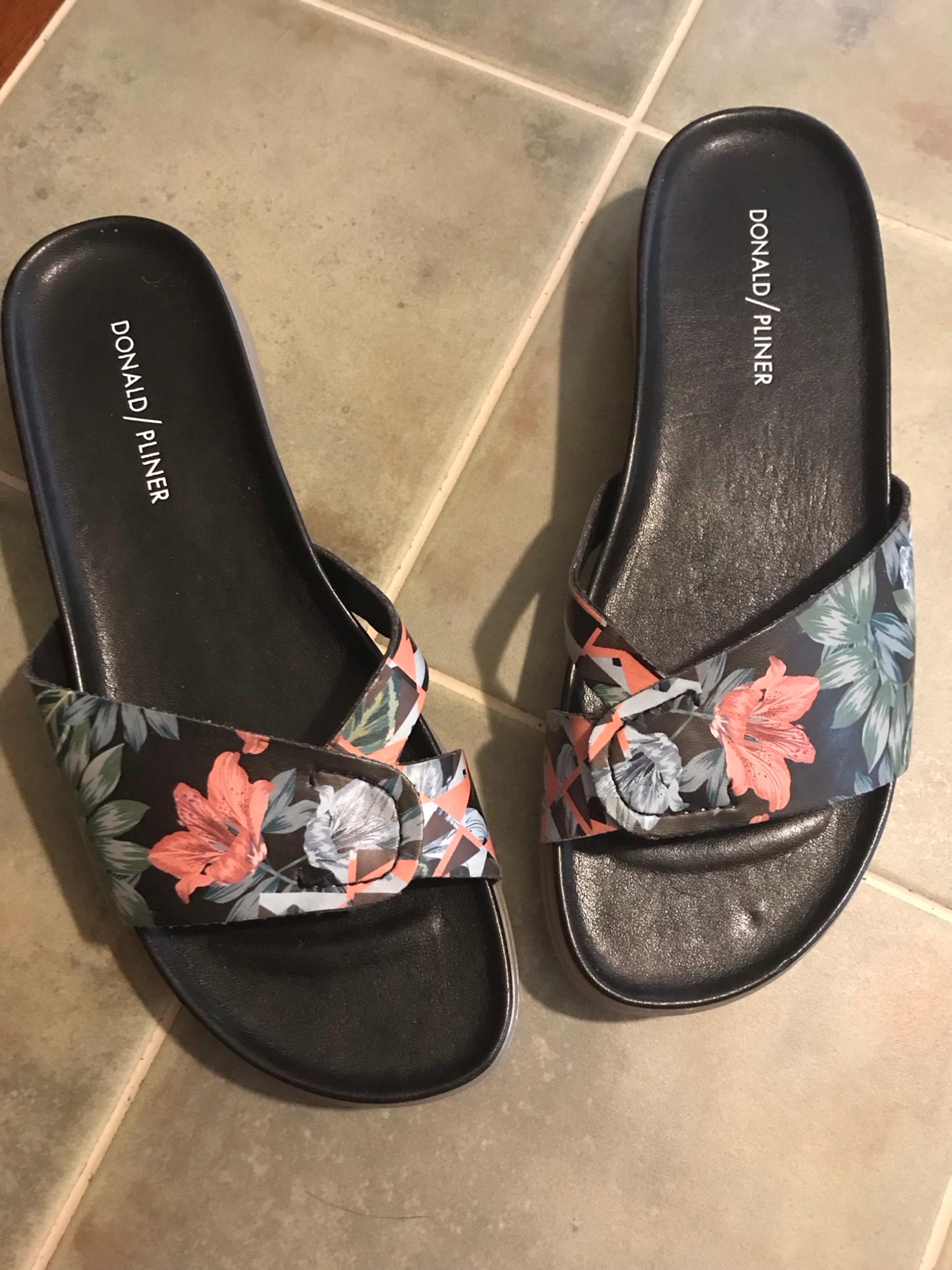 Donald J. Pliner Black Floral Sandals