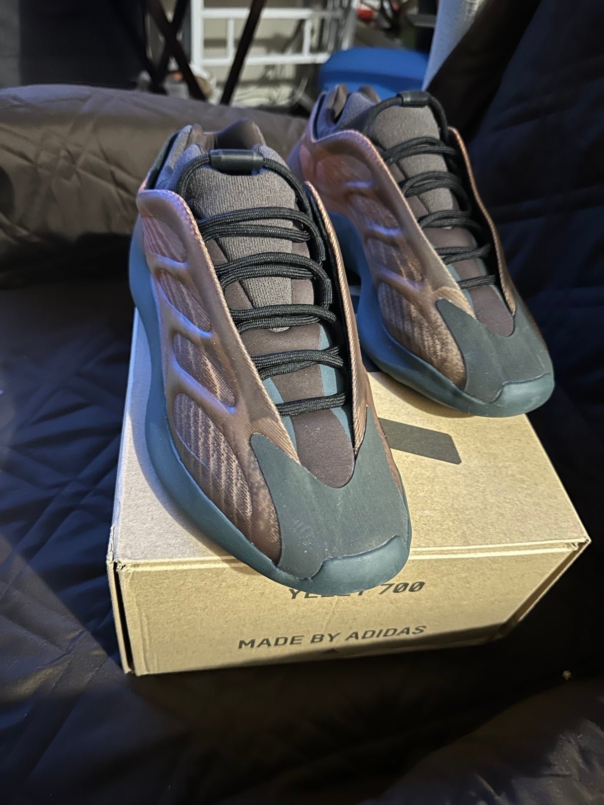 Size 10 adidas Yeezy 700