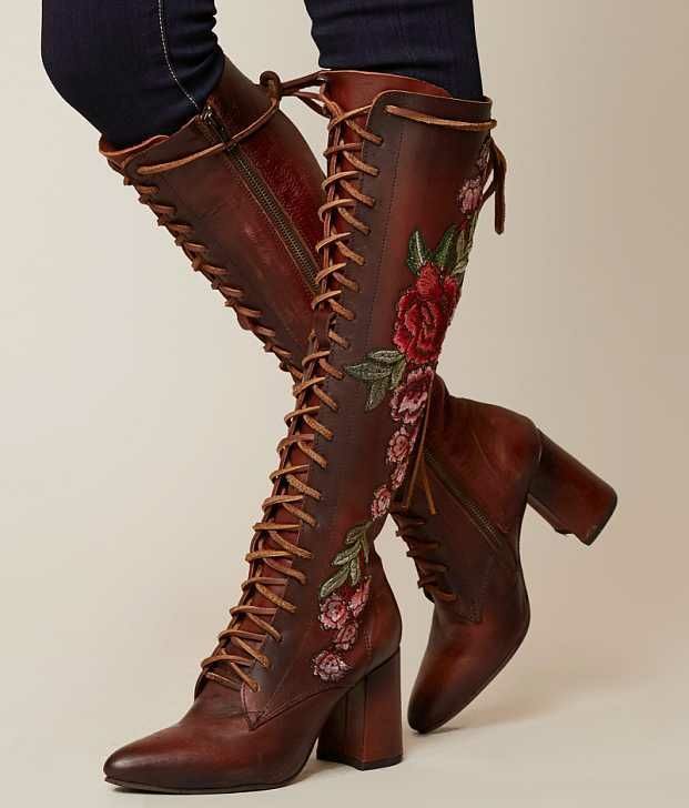 Buckle boots